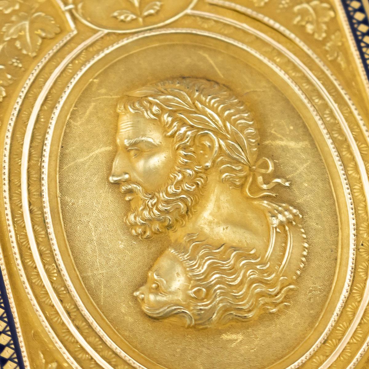 19th Century Swiss 18 Karat Gold and Enamel Snuff Box, Geneva, circa 1800 5
