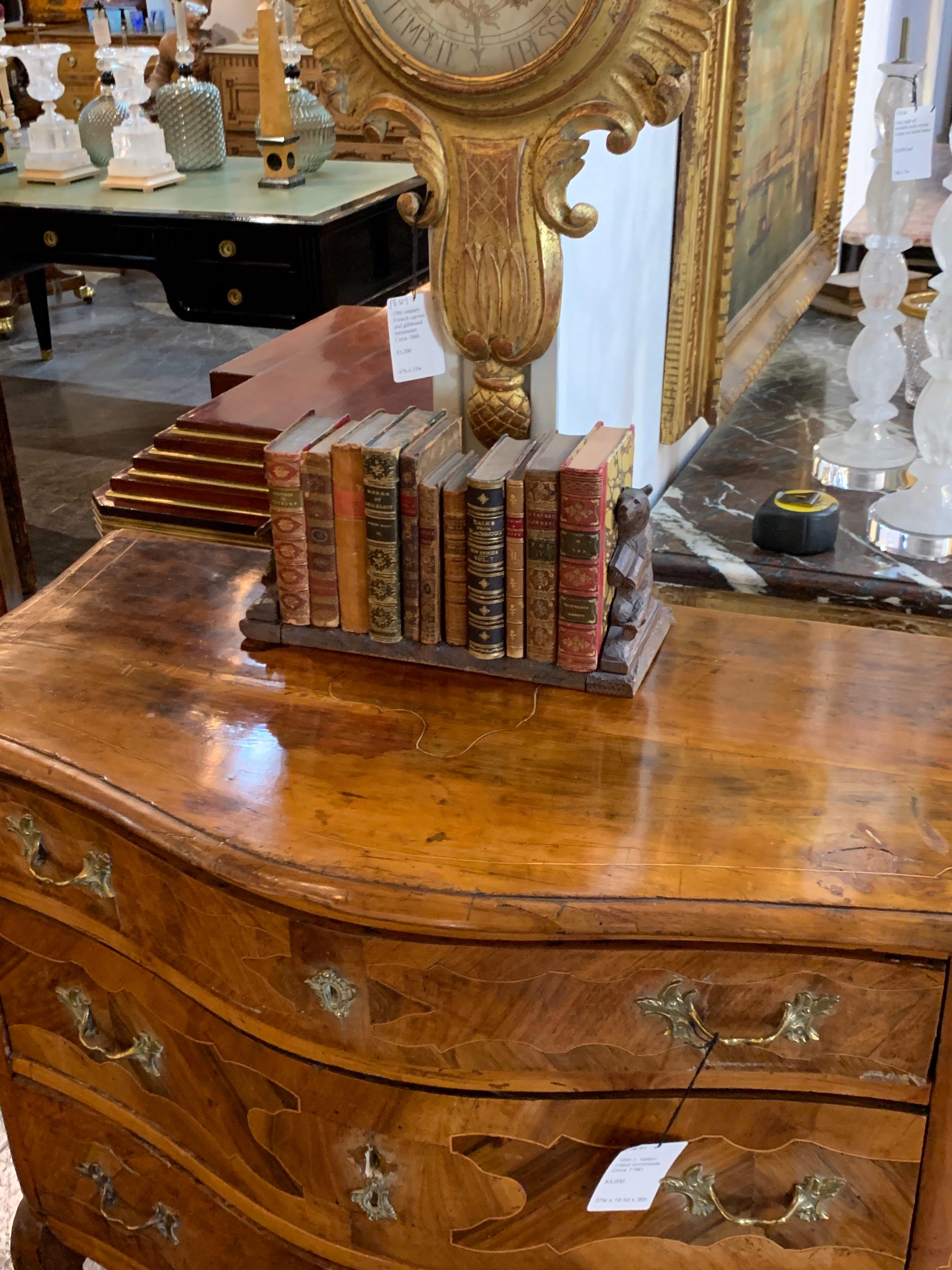 XIXe siècle Serre-livres de la Forêt Noire suisse du 19ème siècle avec 11 livres anciens en vente