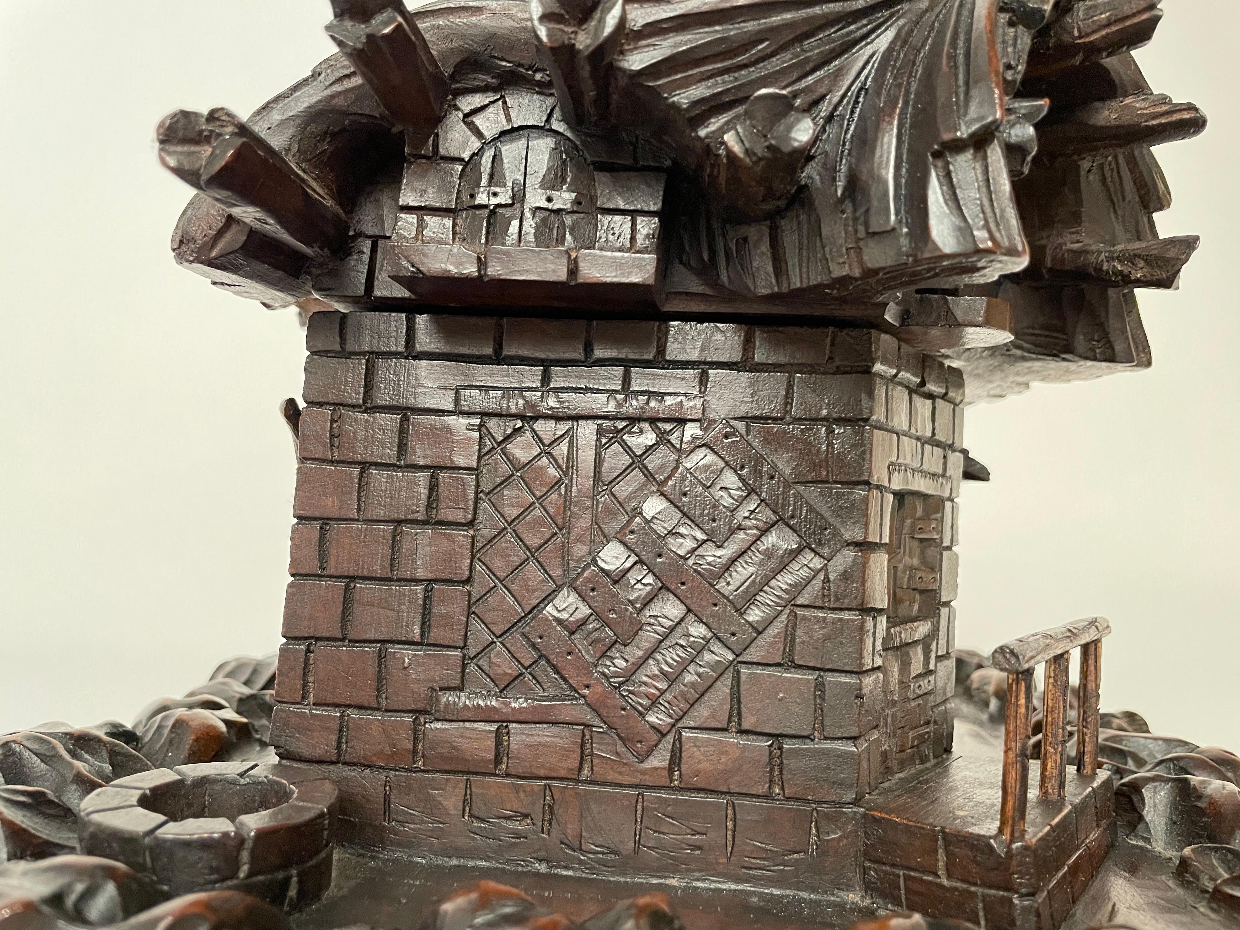 Coffre de chalet à toit de chaume sculpté du 19e siècle, Suisse, Black Forest en vente 7