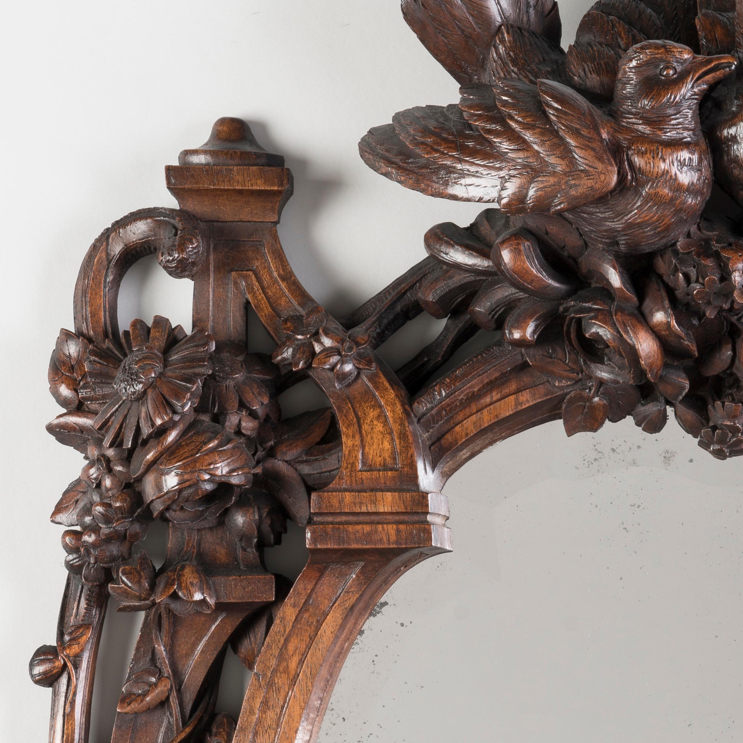 Bois Miroir en noyer sculpté à la main, Suisse, 19e siècle, Black Forest en vente