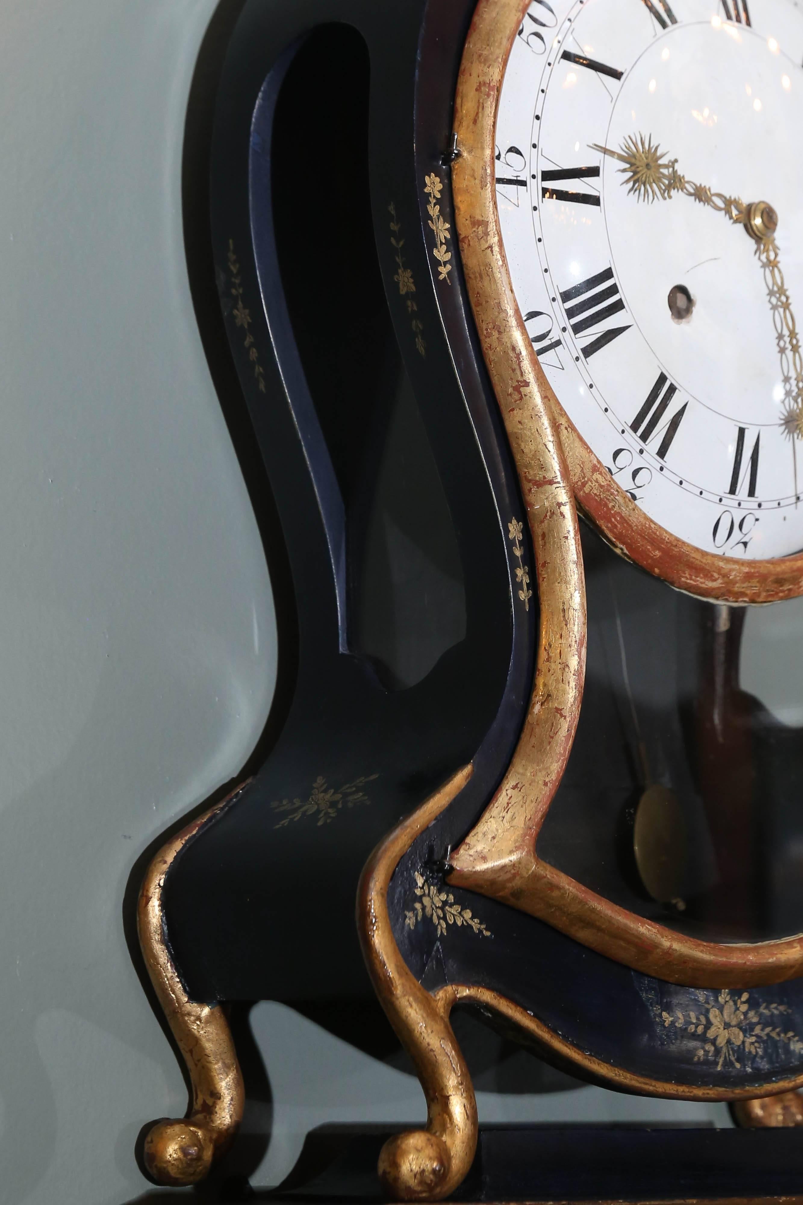 19th Century Swiss Black Lacquer Cartel Clock with Matching Bracket In Excellent Condition For Sale In Houston, TX