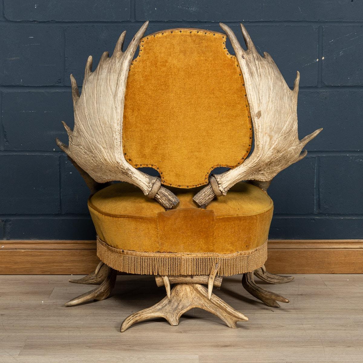 19th Century Swiss-German Black Forest Antler Horn Throne Chair For Sale 1