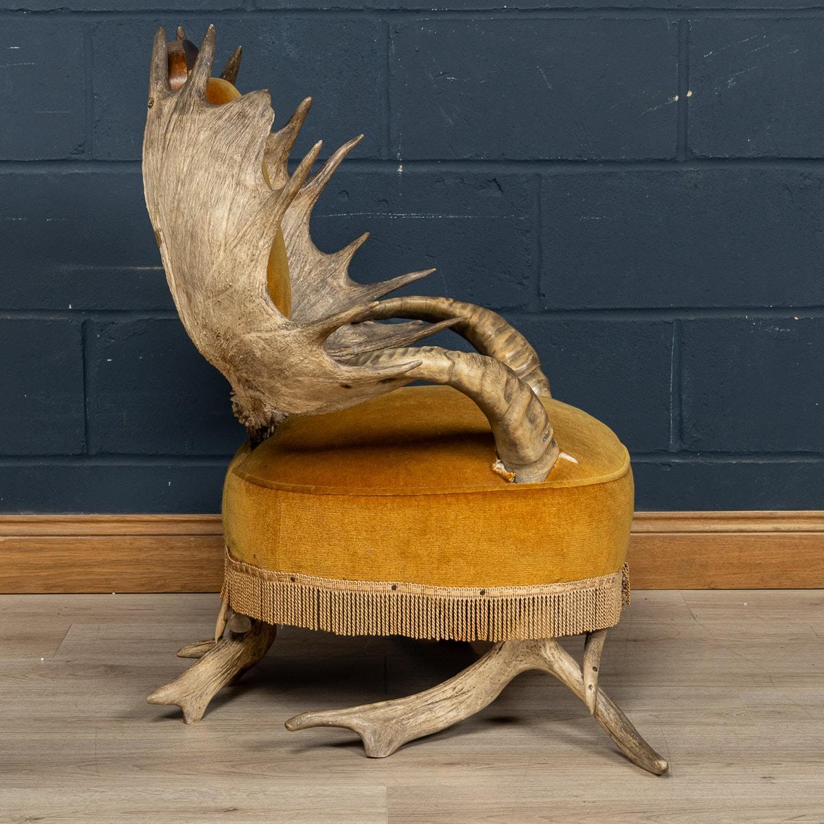 19th Century Swiss-German Black Forest Antler Horn Throne Chair For Sale 2