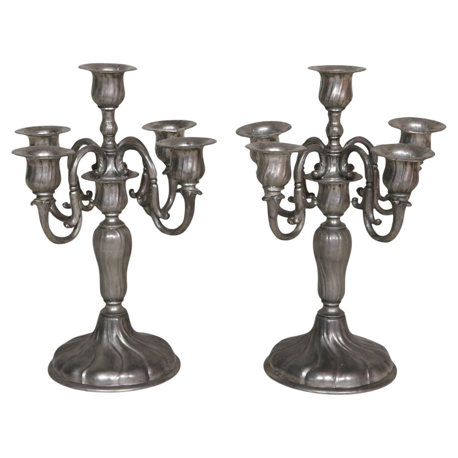 Paire de chandeliers suisses en étain du 19e siècle en vente