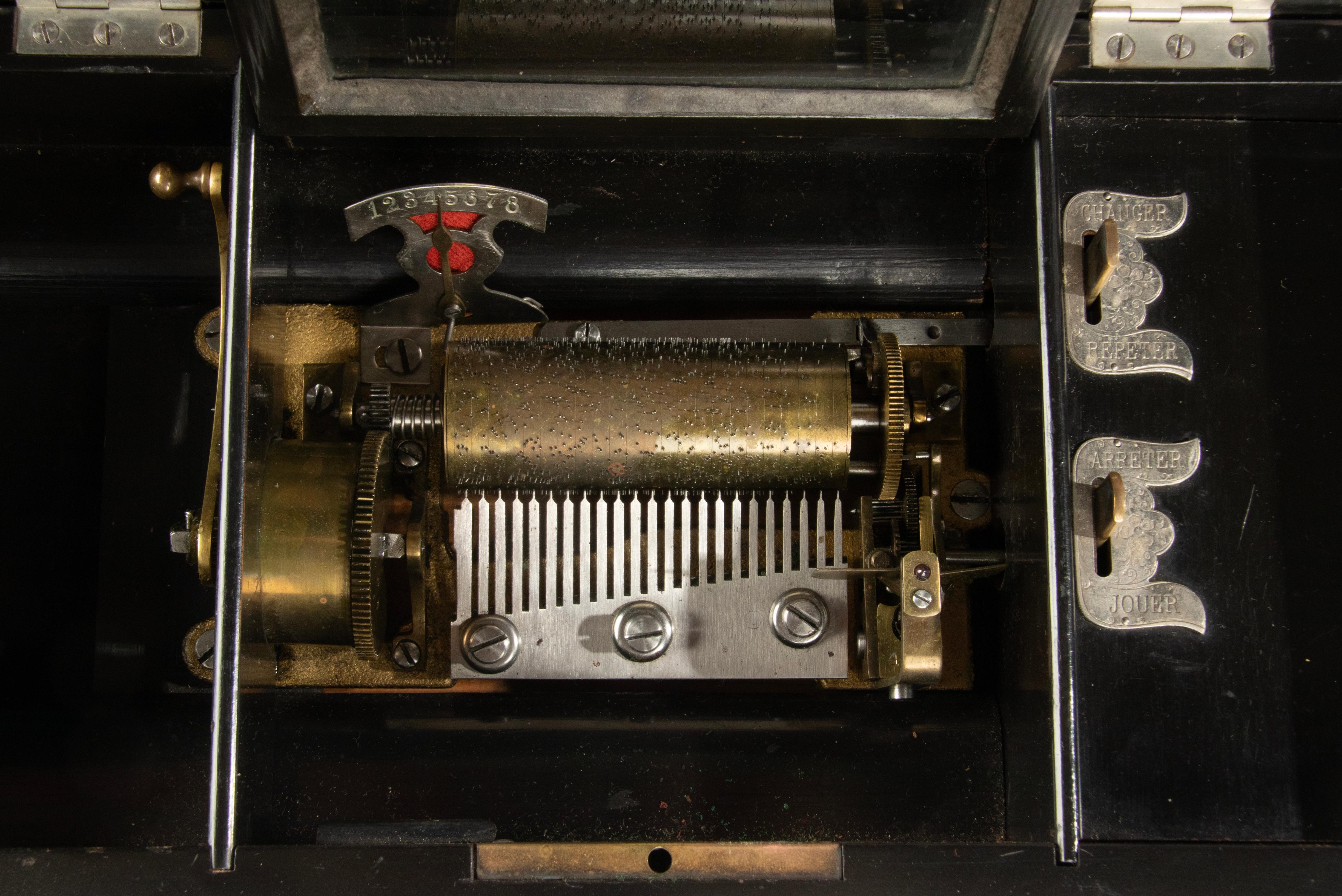 19th Century Swiss Polyphone Cylinder Music Box with 8 Tunes 5