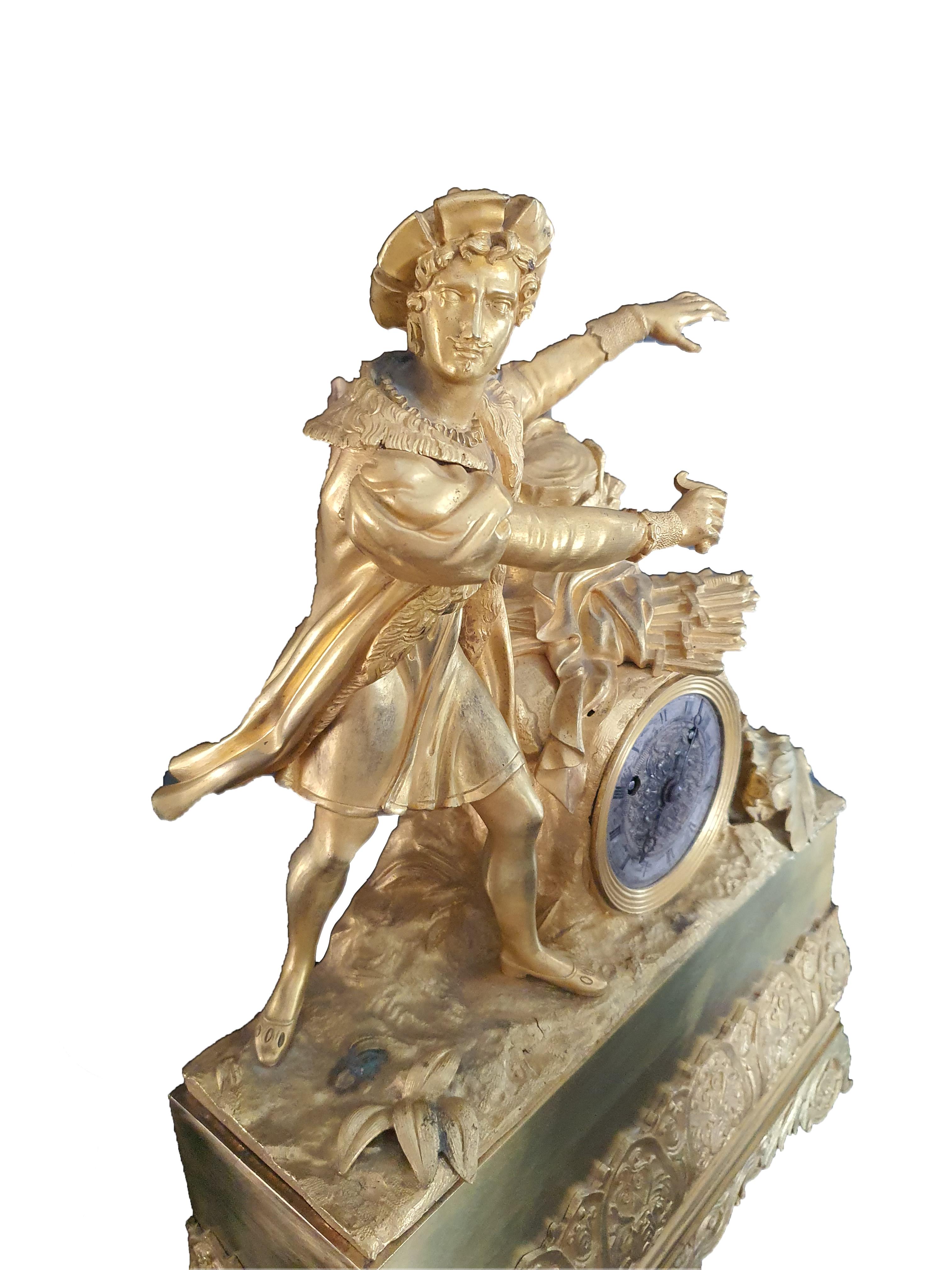 19th Century Table Clock in Finely Chiseled Gilt Bronze In Good Condition For Sale In PALERMO, IT