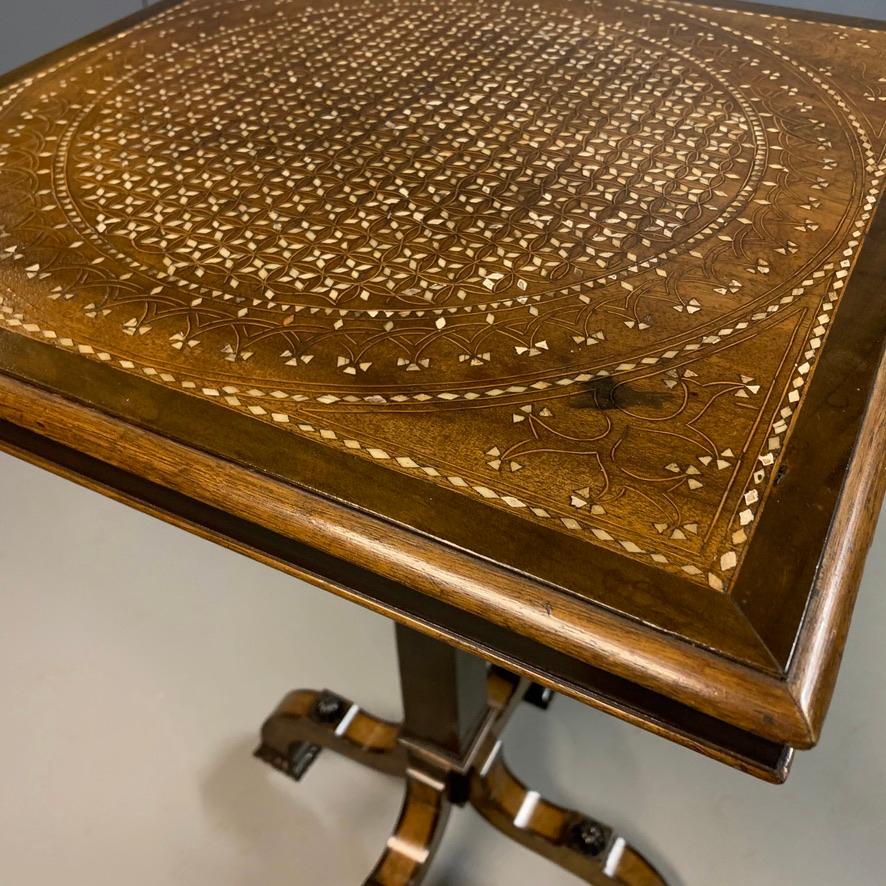 19th Century Table in Ebony and Mother of Pearl Inlay in the Manner of Gillows In Good Condition For Sale In Uppingham, Rutland