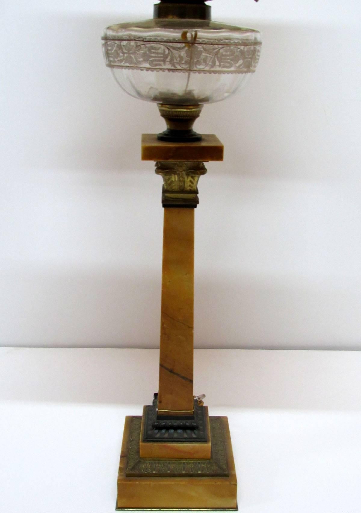 19th Century Table Lamp of Marble and Brass For Sale 1