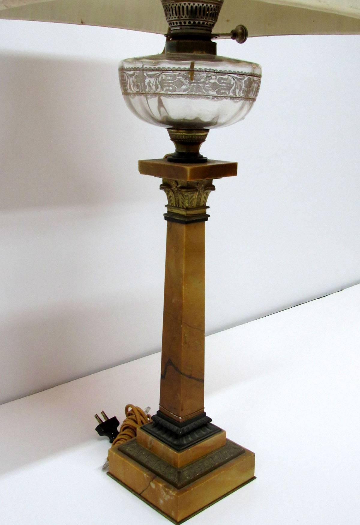 19th Century Table Lamp of Marble and Brass For Sale 4