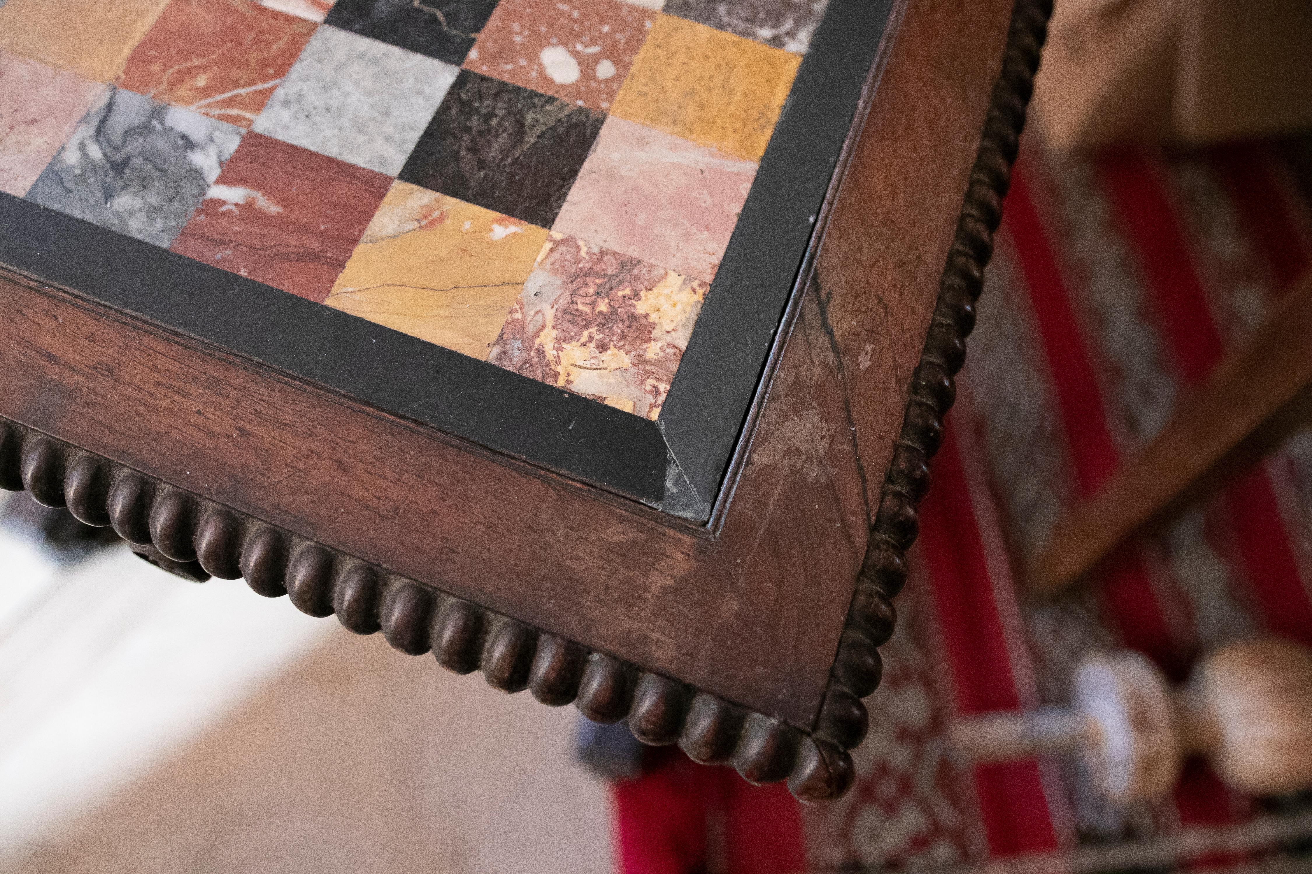 Tisch aus dem 19. Jahrhundert, Tisch mit italienischer Pietra Dura und Marmorplatte aus dem Exemplar im Angebot 5