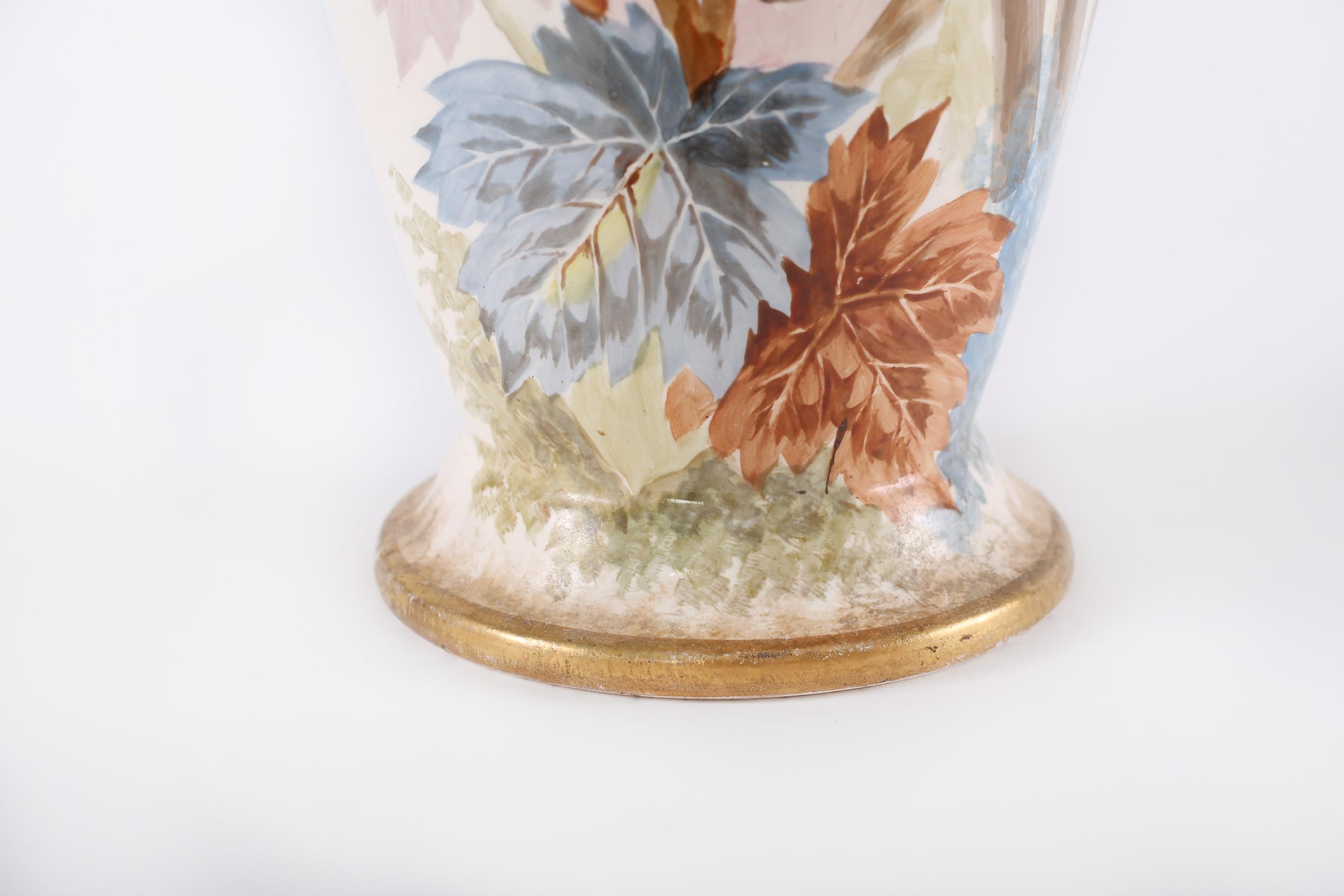 Grand vase/pièce décoratif en porcelaine dorée du 19ème siècle en vente 4
