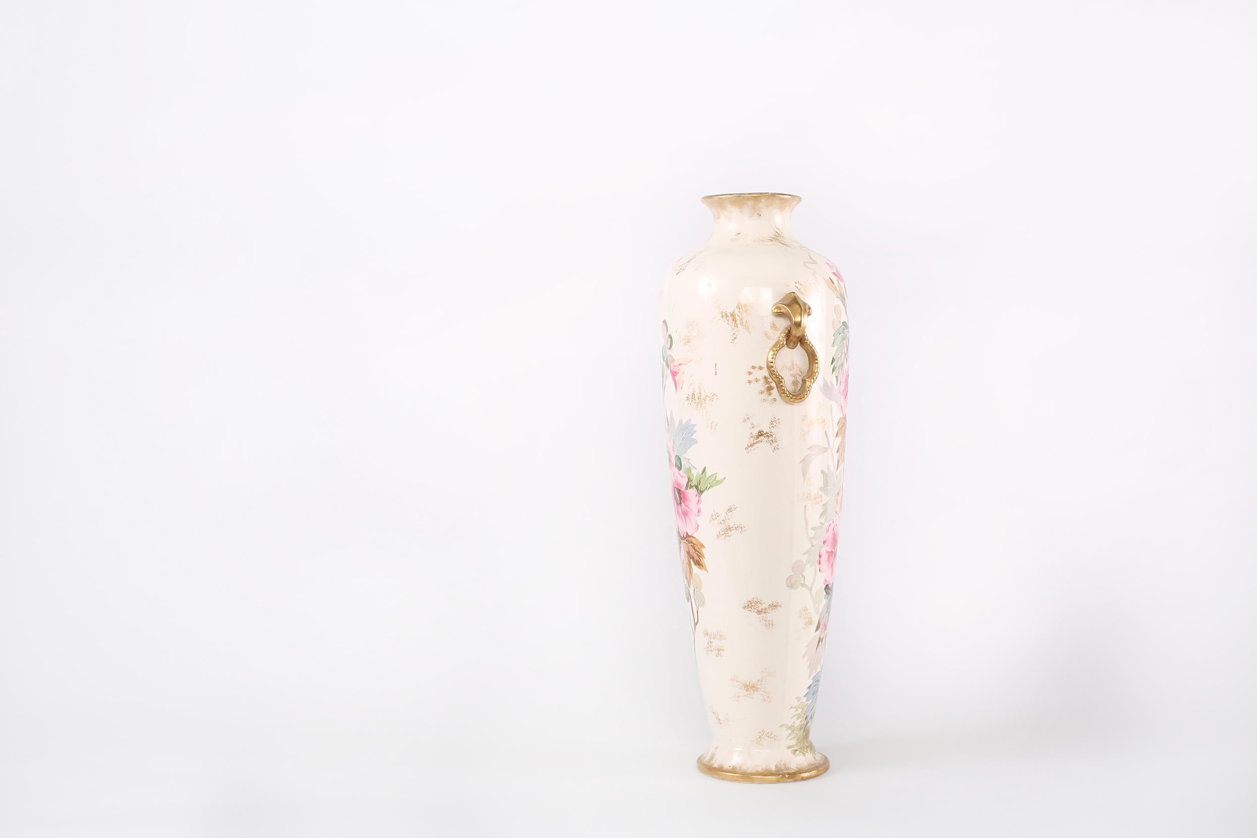 Grand vase/pièce décoratif en porcelaine dorée du 19ème siècle en vente 6