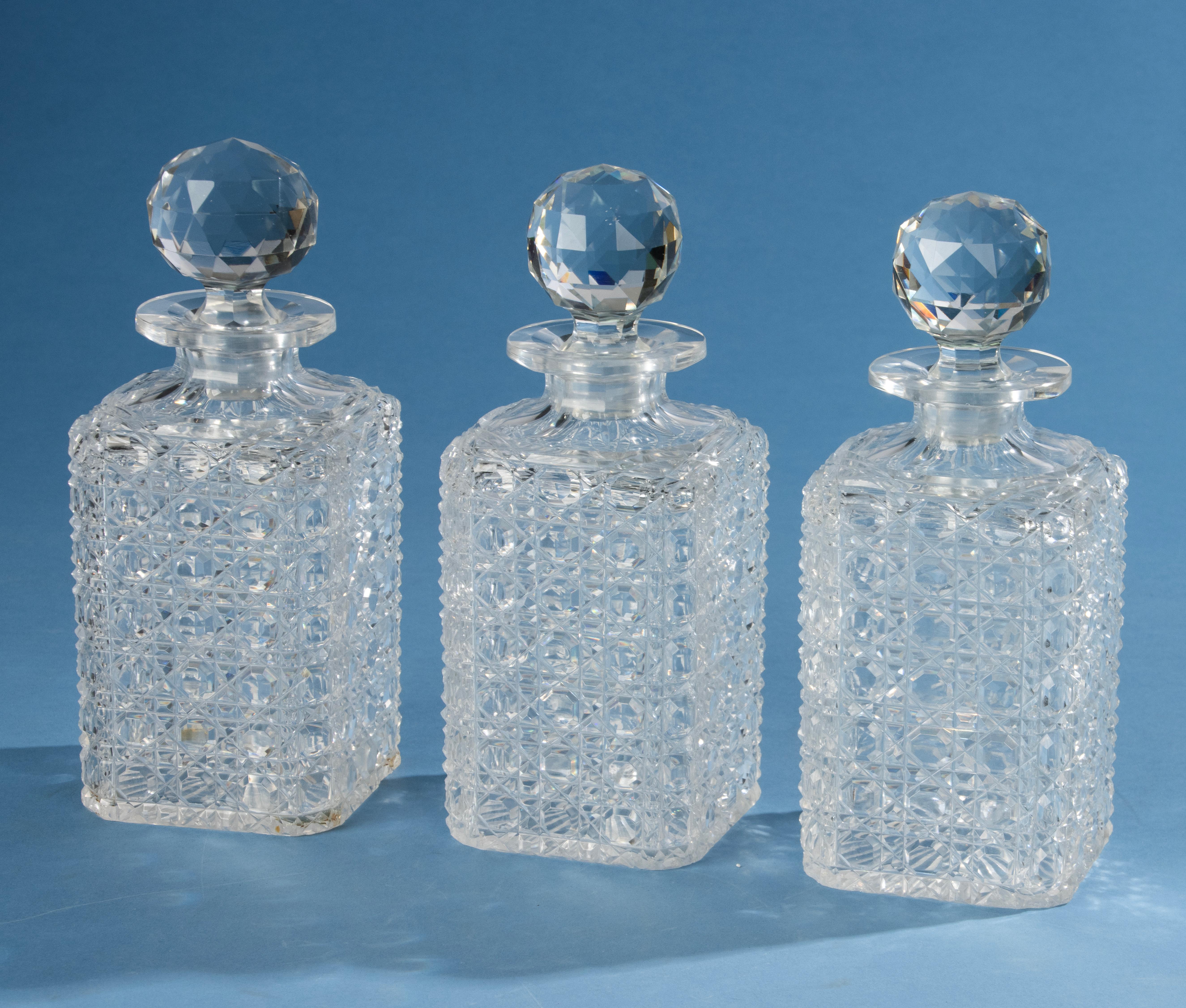 19th Century Tantalus - Victorian - Silver Plate and Carved Crystal im Angebot 5