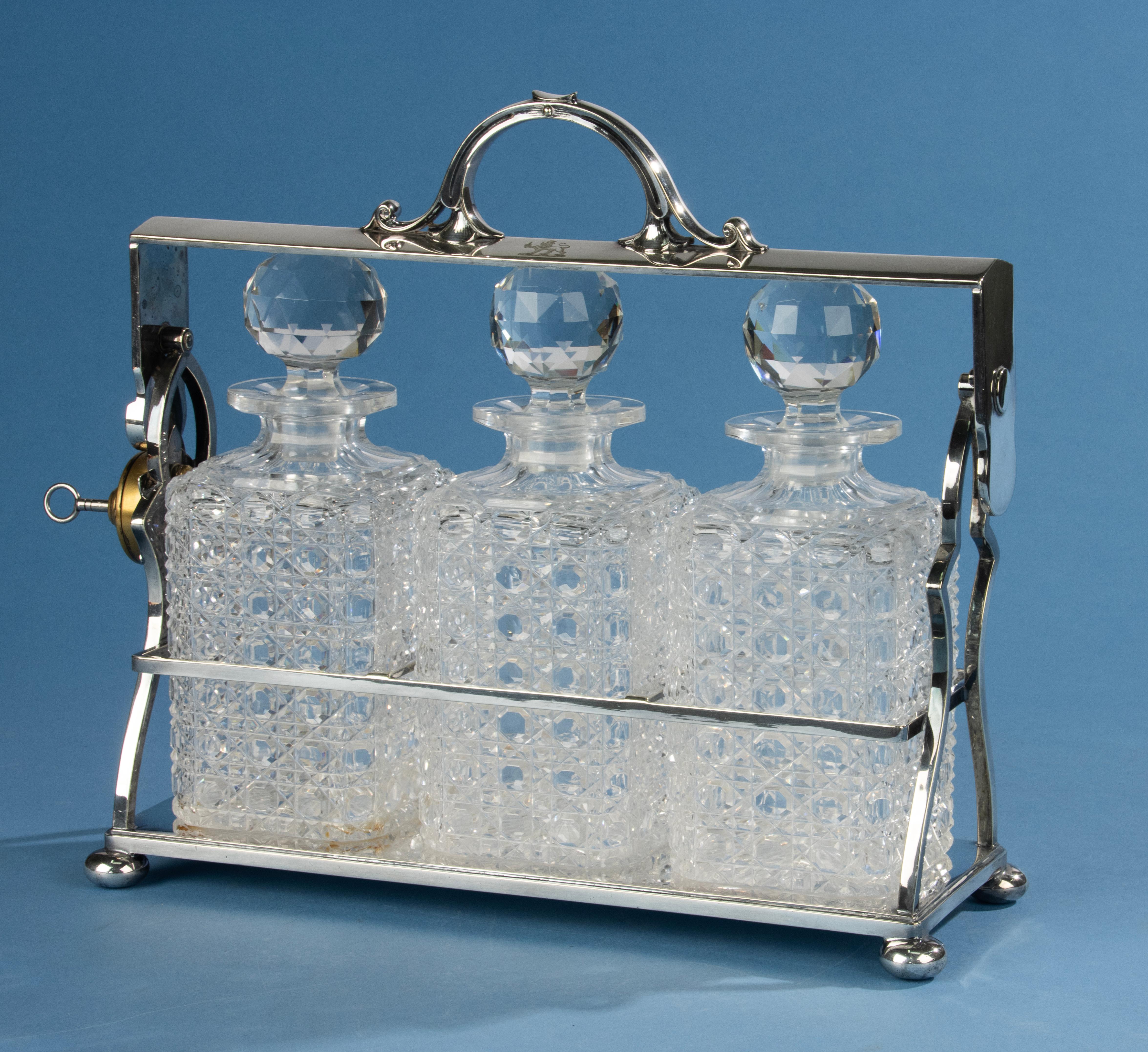 19th Century Tantalus - Victorian - Silver Plate and Carved Crystal im Angebot 1