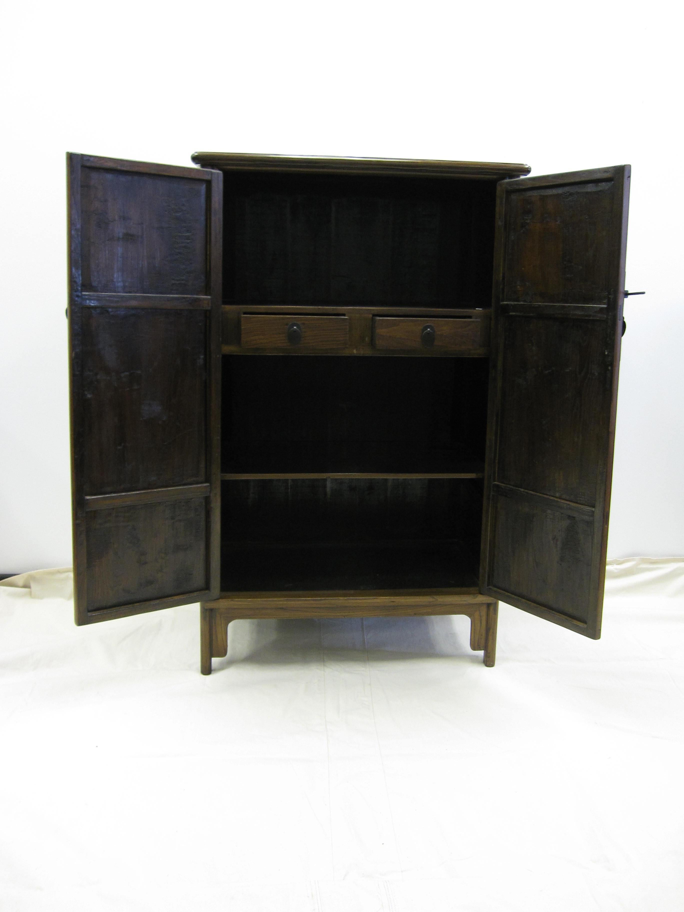 19th Century Tapered Cabinet In Good Condition For Sale In New York, NY