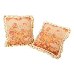 Coussins en tapisserie du 19e siècle