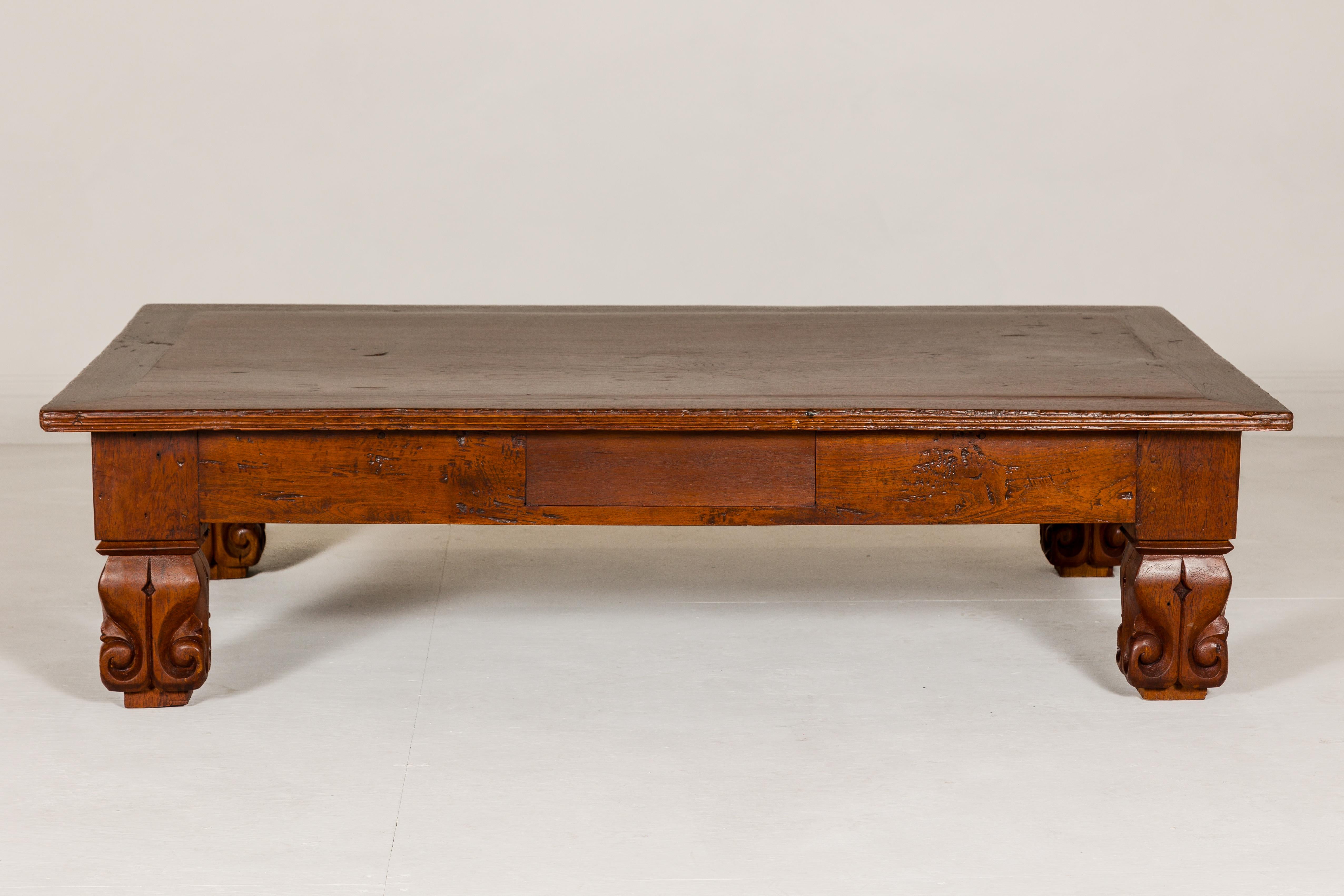 19th Century Teak Brown Wood Low Coffee Table with Scroll Carved Legs For Sale 9