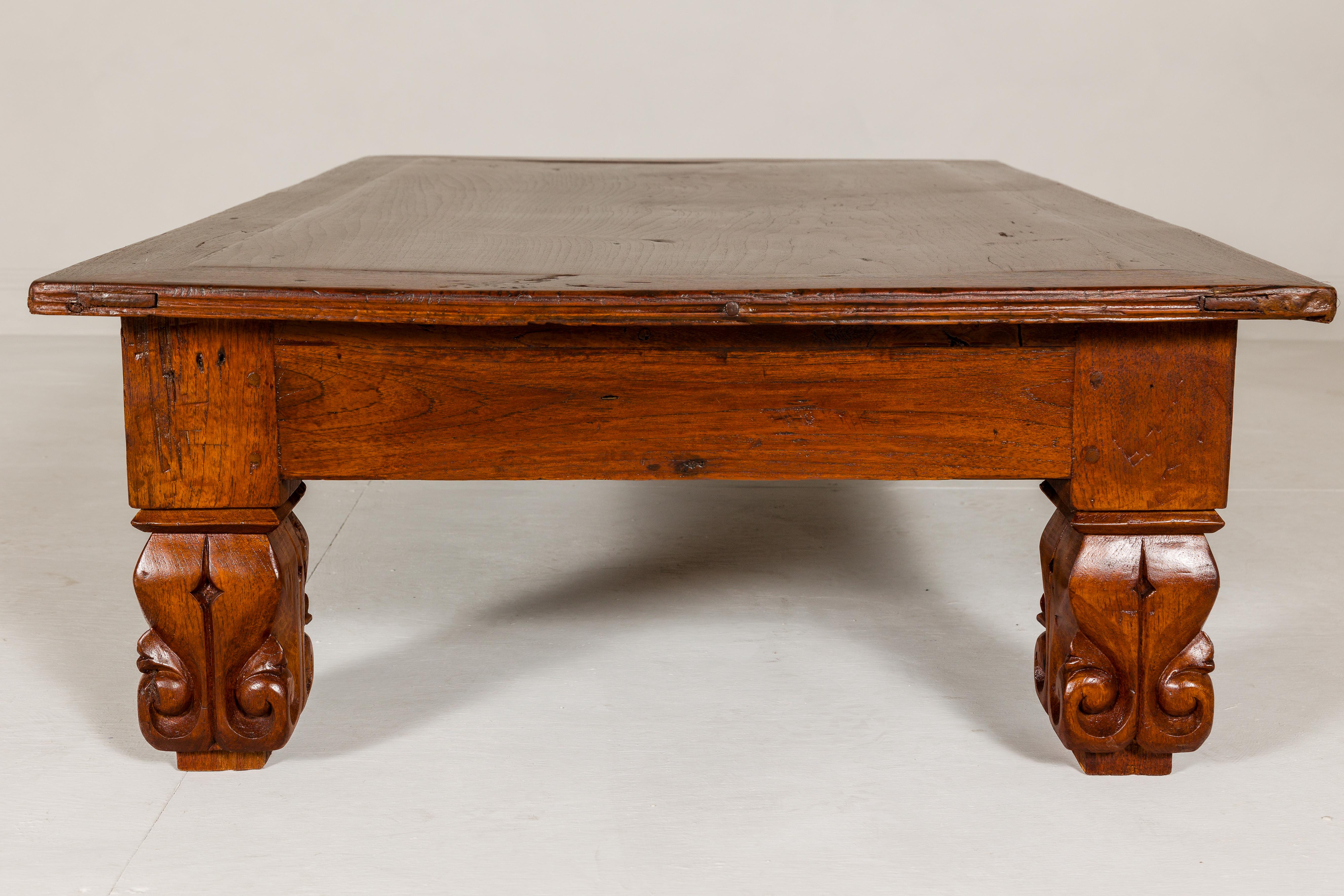 19th Century Teak Brown Wood Low Coffee Table with Scroll Carved Legs For Sale 11