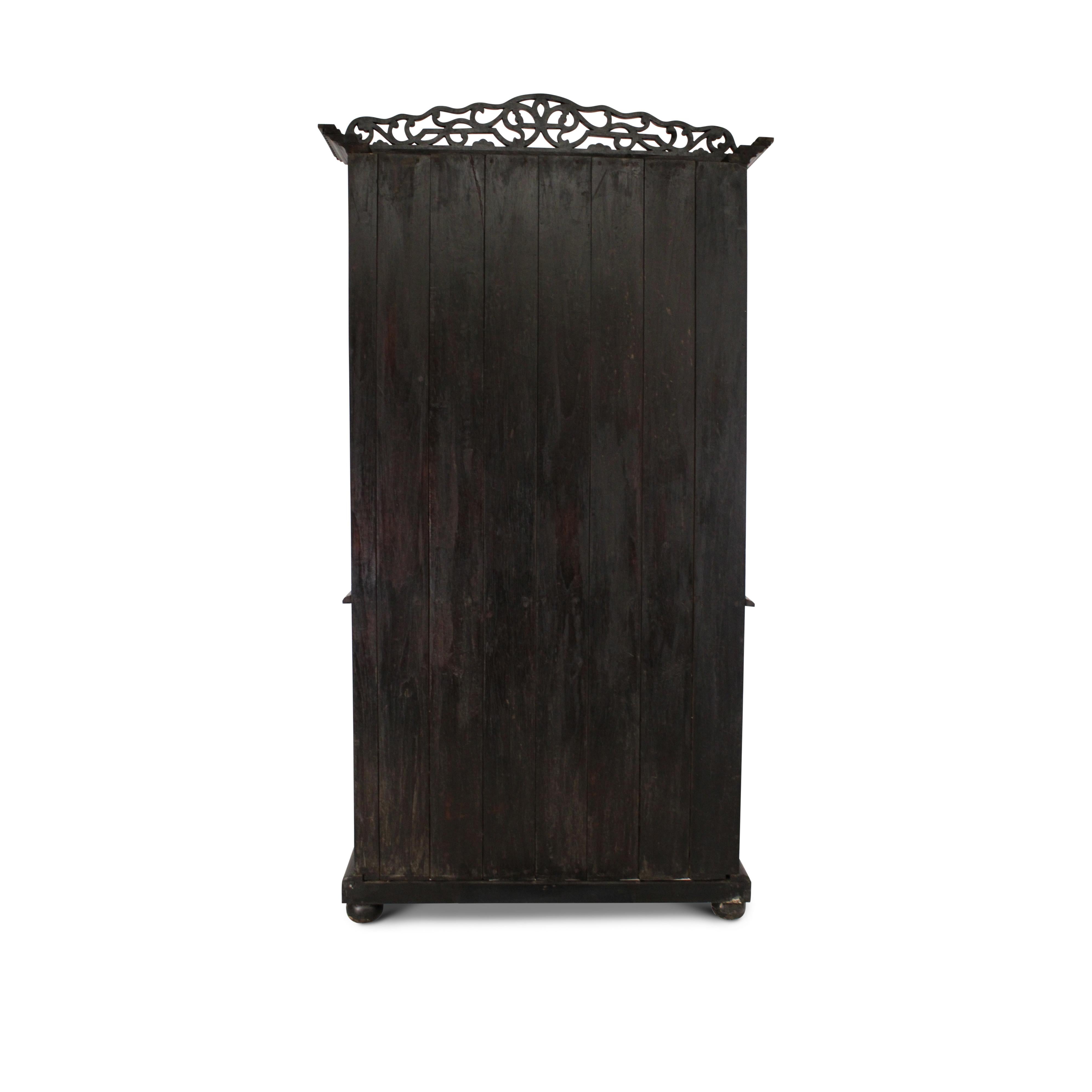 Indiano Armadio in teak del XIX secolo in vendita