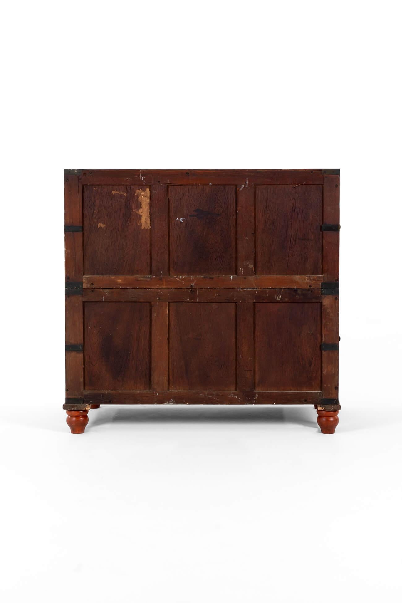 Cassapanca Campaigner in teak del XIX secolo in vendita 4