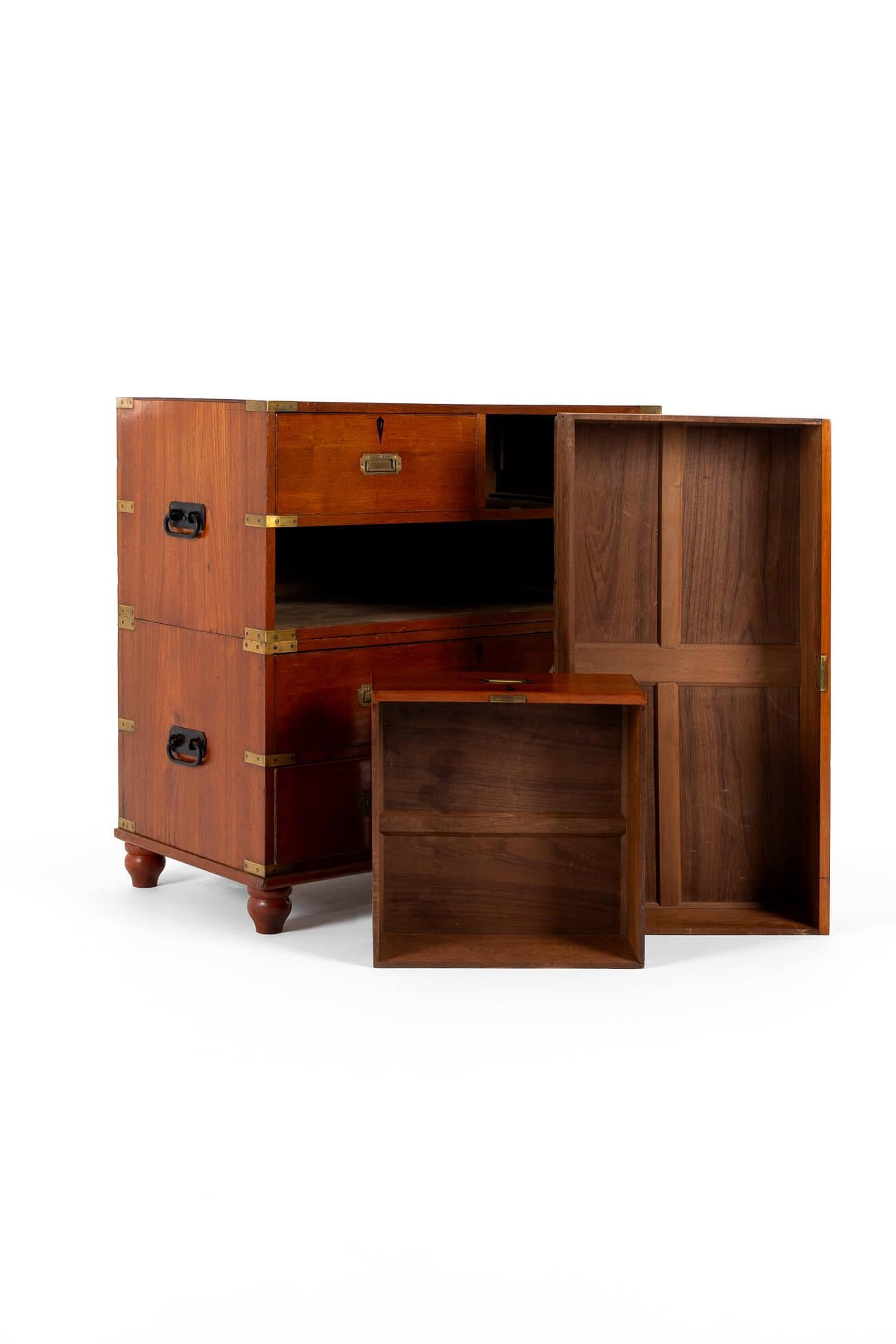 Britannico Cassapanca Campaigner in teak del XIX secolo in vendita