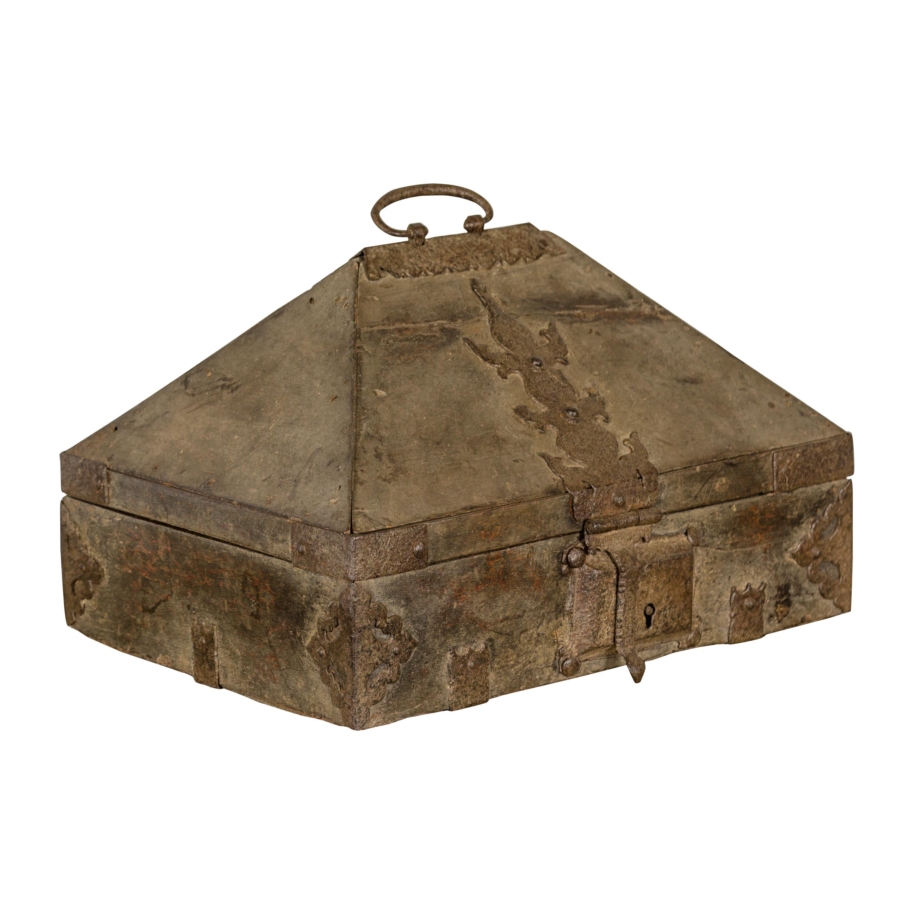 19th Century Temple Cash Box with Ornate Brass Accents from Kerala For Sale 12