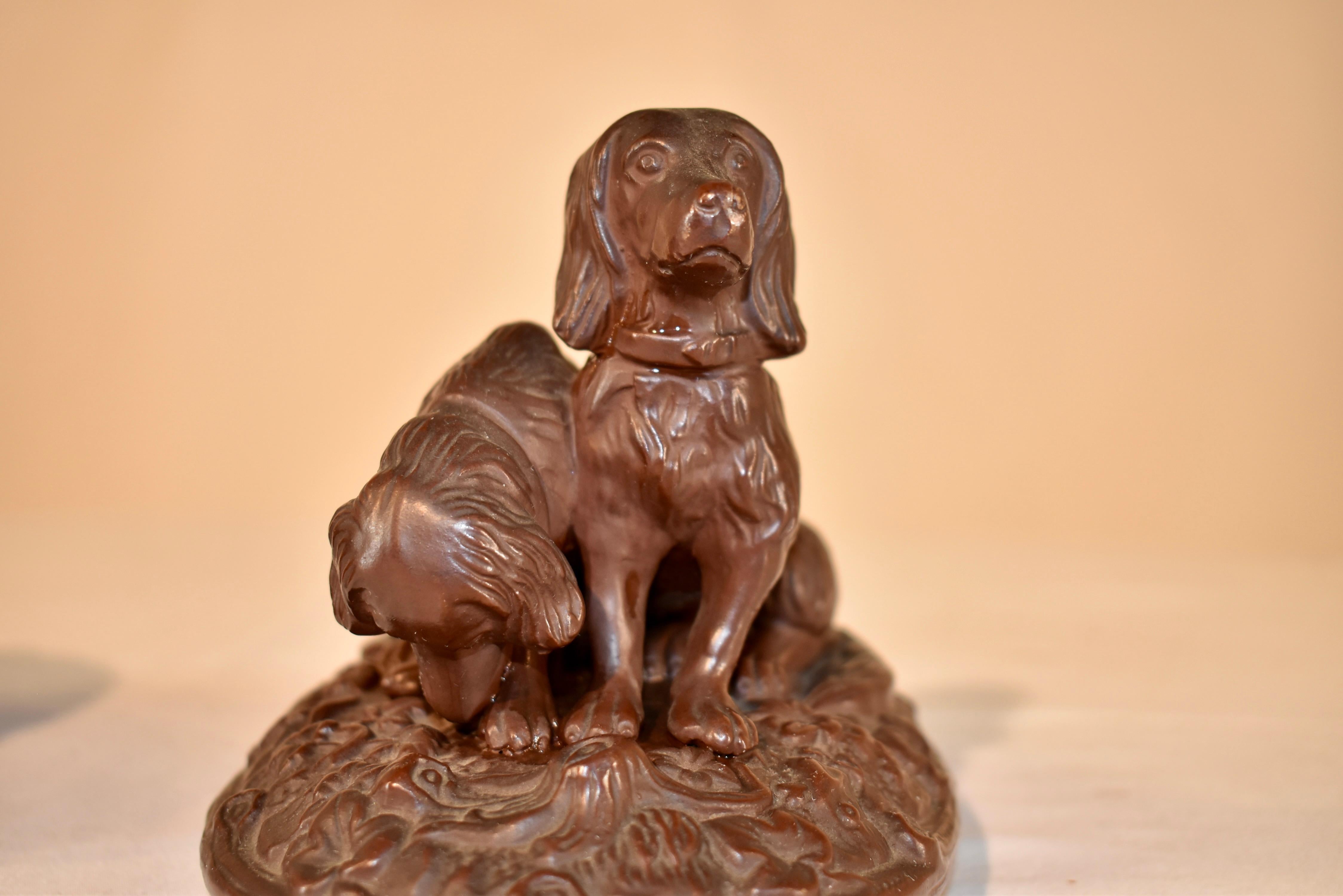 Scatola in terracotta del XIX secolo con cani in vendita 2