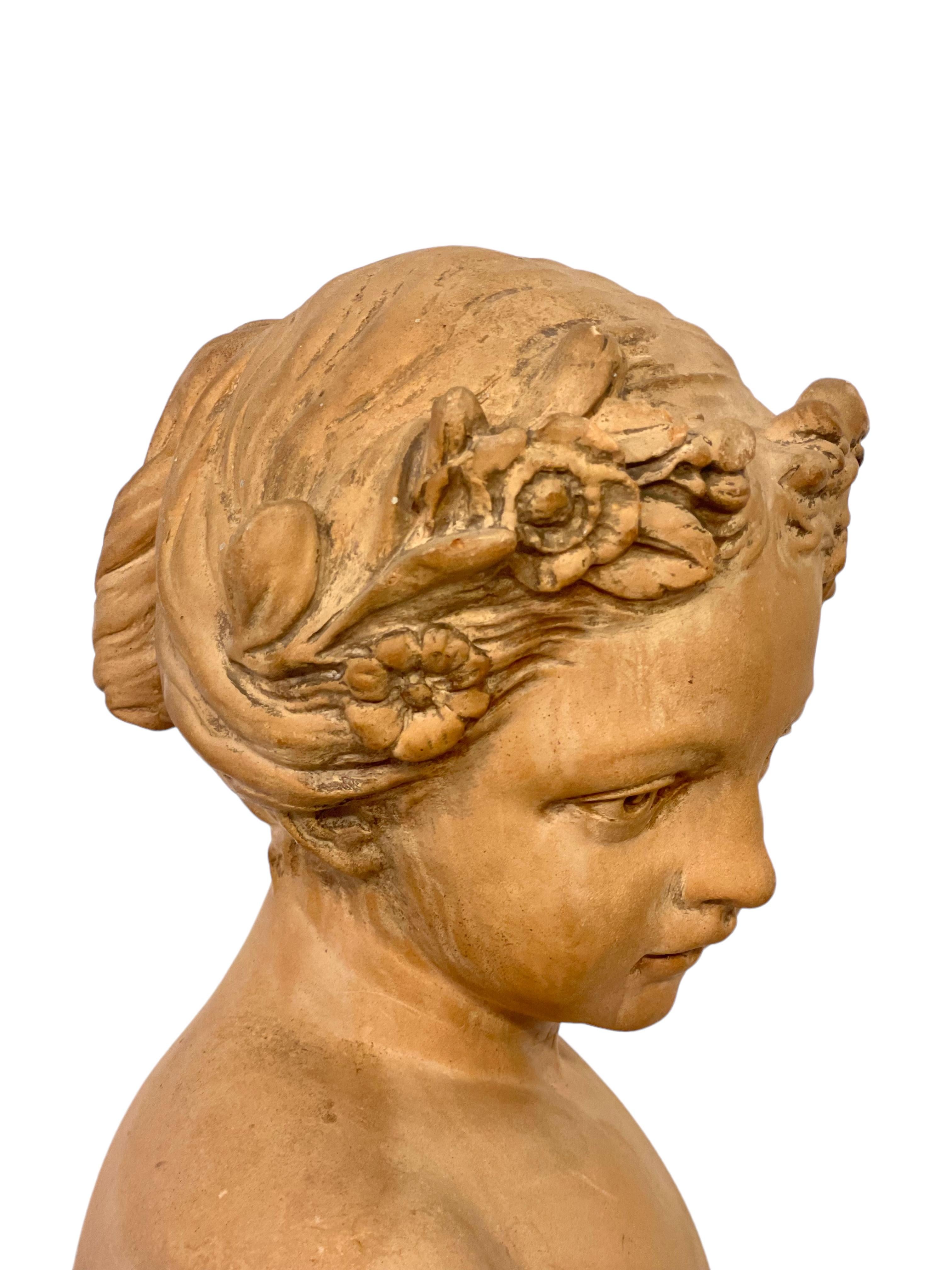 19th Century Terracotta Bust of Young Maiden in a Romantic Style In Good Condition For Sale In LA CIOTAT, FR