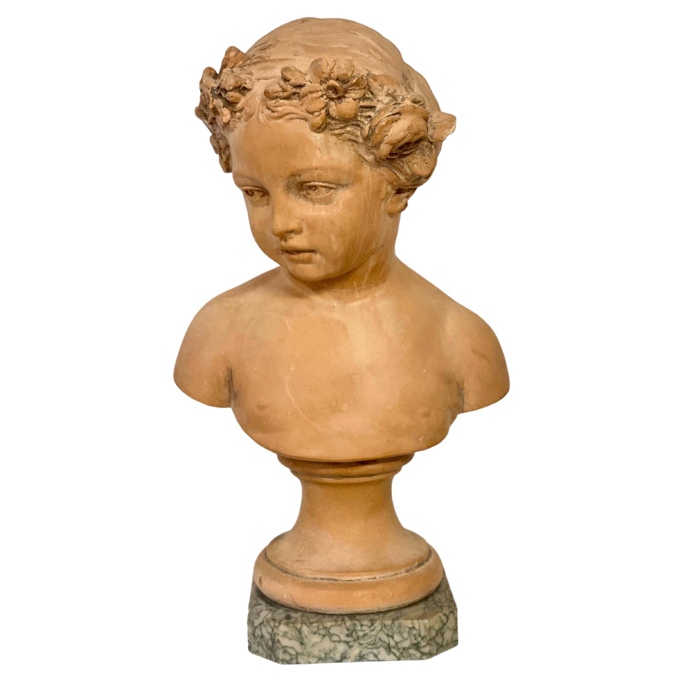 Buste de jeune fille en terre cuite du 19e siècle dans un style romantique