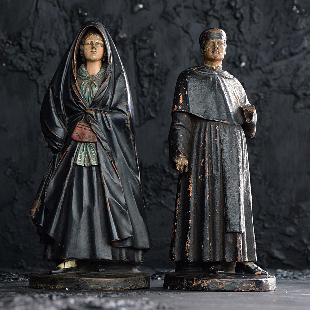Figurines portugaises en terre cuite du 19e siècle 

Nous partageons ce que nous aimons, et nous aimons cette paire de figurines portugaises en terre cuite fabriquées à la main au XIXe siècle. Estampillé 