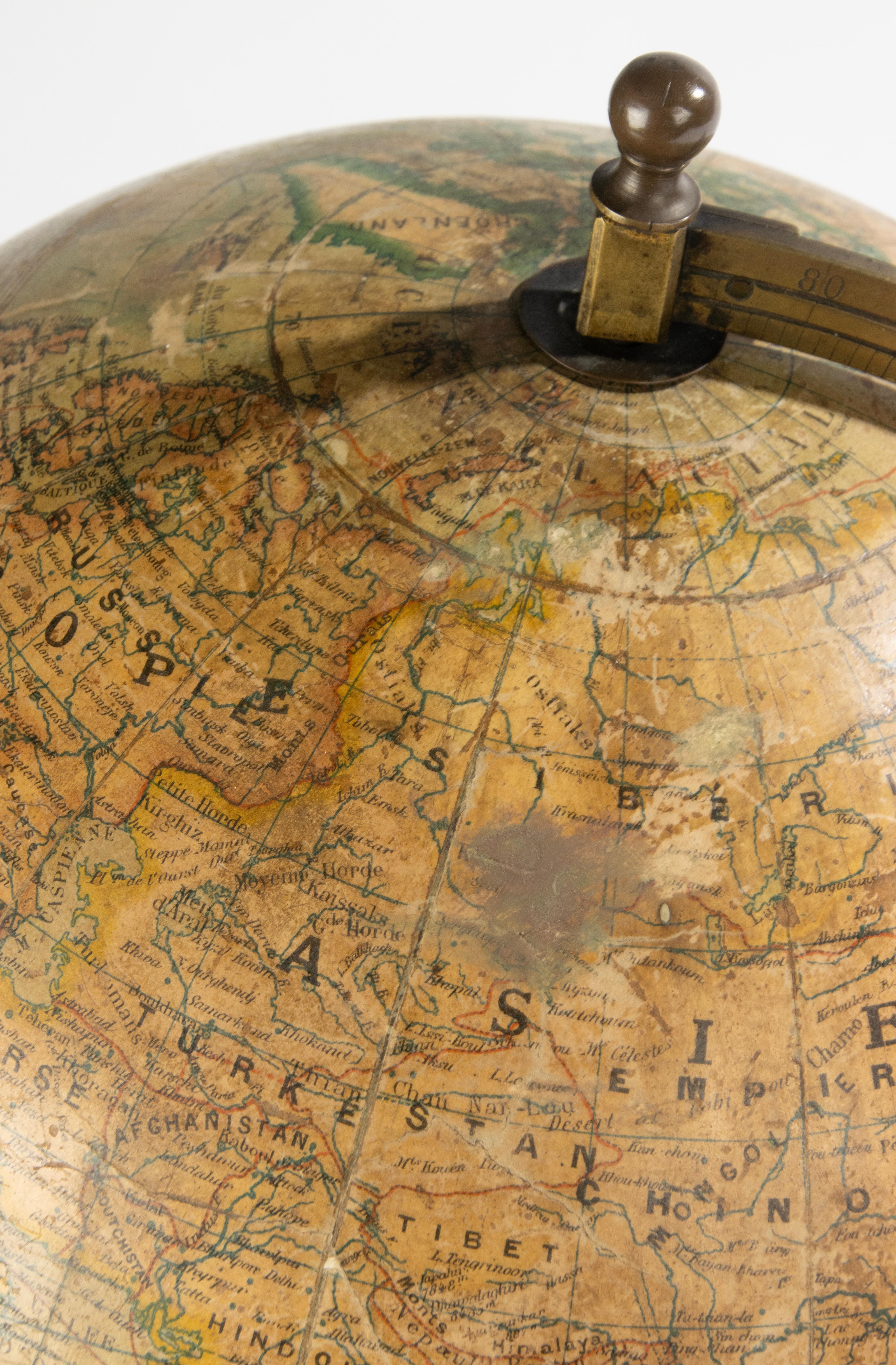 Terrestrial Globe des 19. Jahrhunderts – von Ikelmer Paris im Angebot 4
