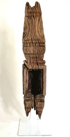Stupa thaïlandaise du 19ème siècle en bois sculpté