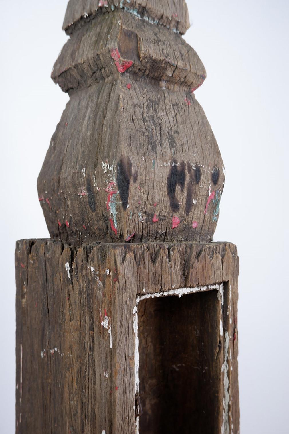 19th Century Thai Carved Wooden Stupa In Good Condition For Sale In Linkebeek, BE