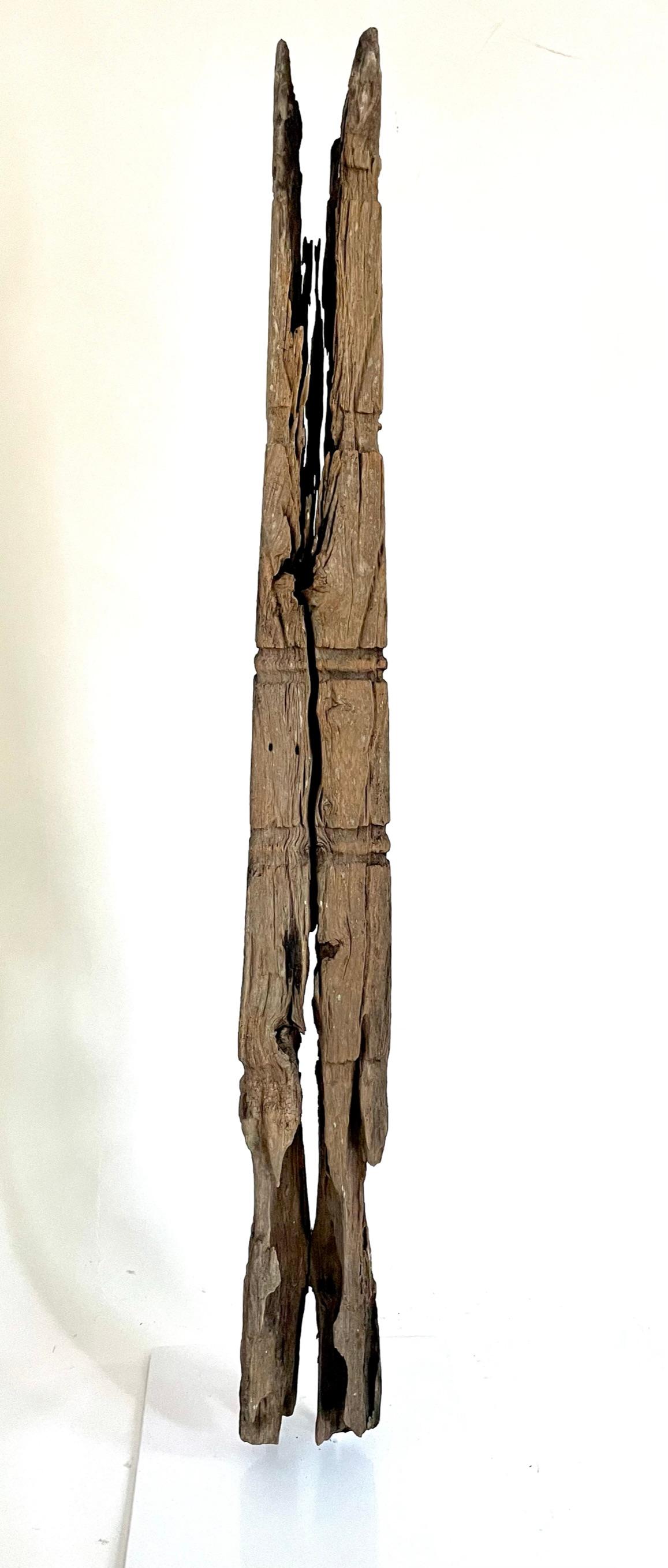 Thailändische geschnitzte Holzstupa aus dem 19. (19. Jahrhundert) im Angebot