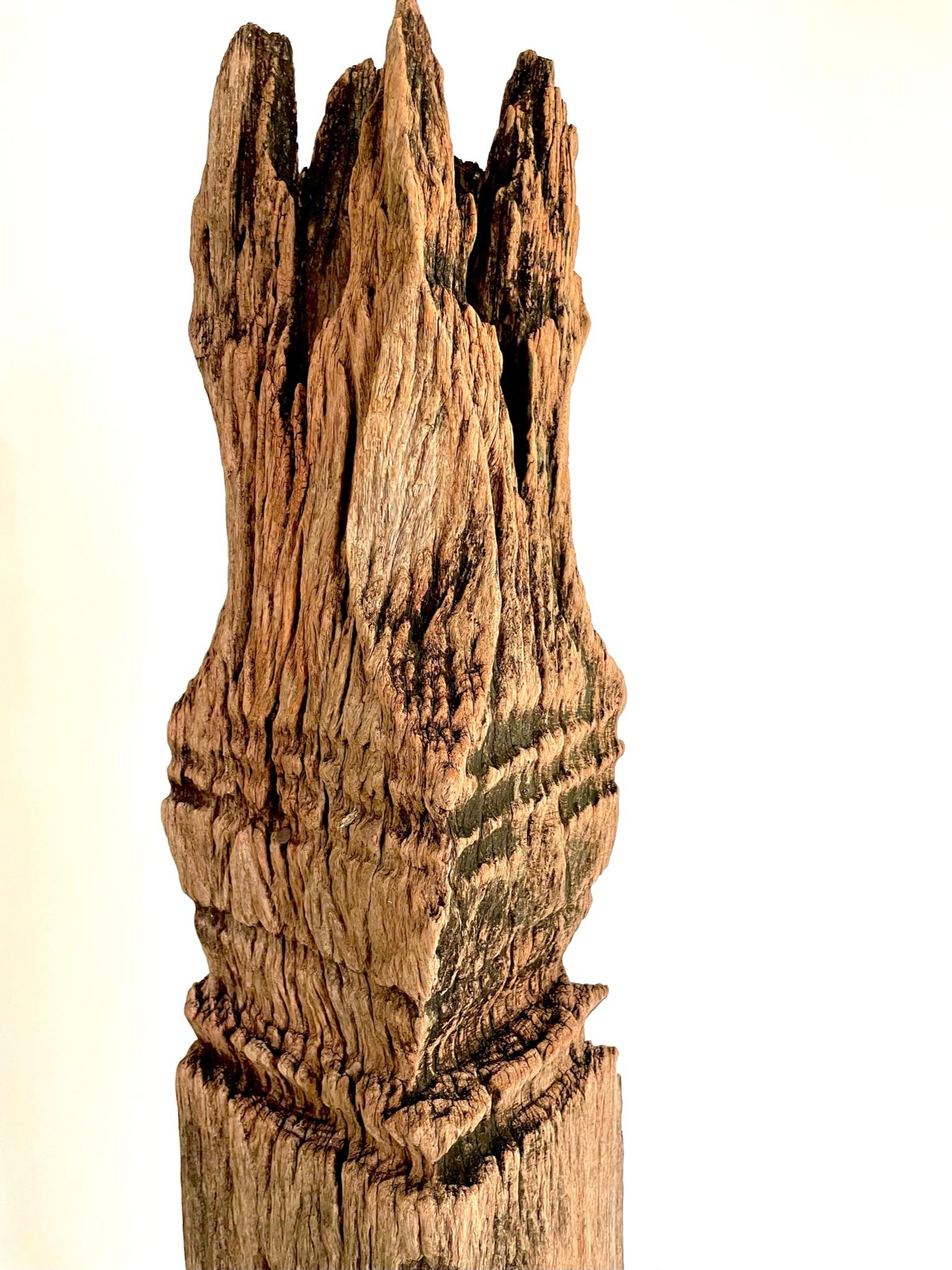 Estupa tailandesa de madera tallada del siglo XIX en venta 3