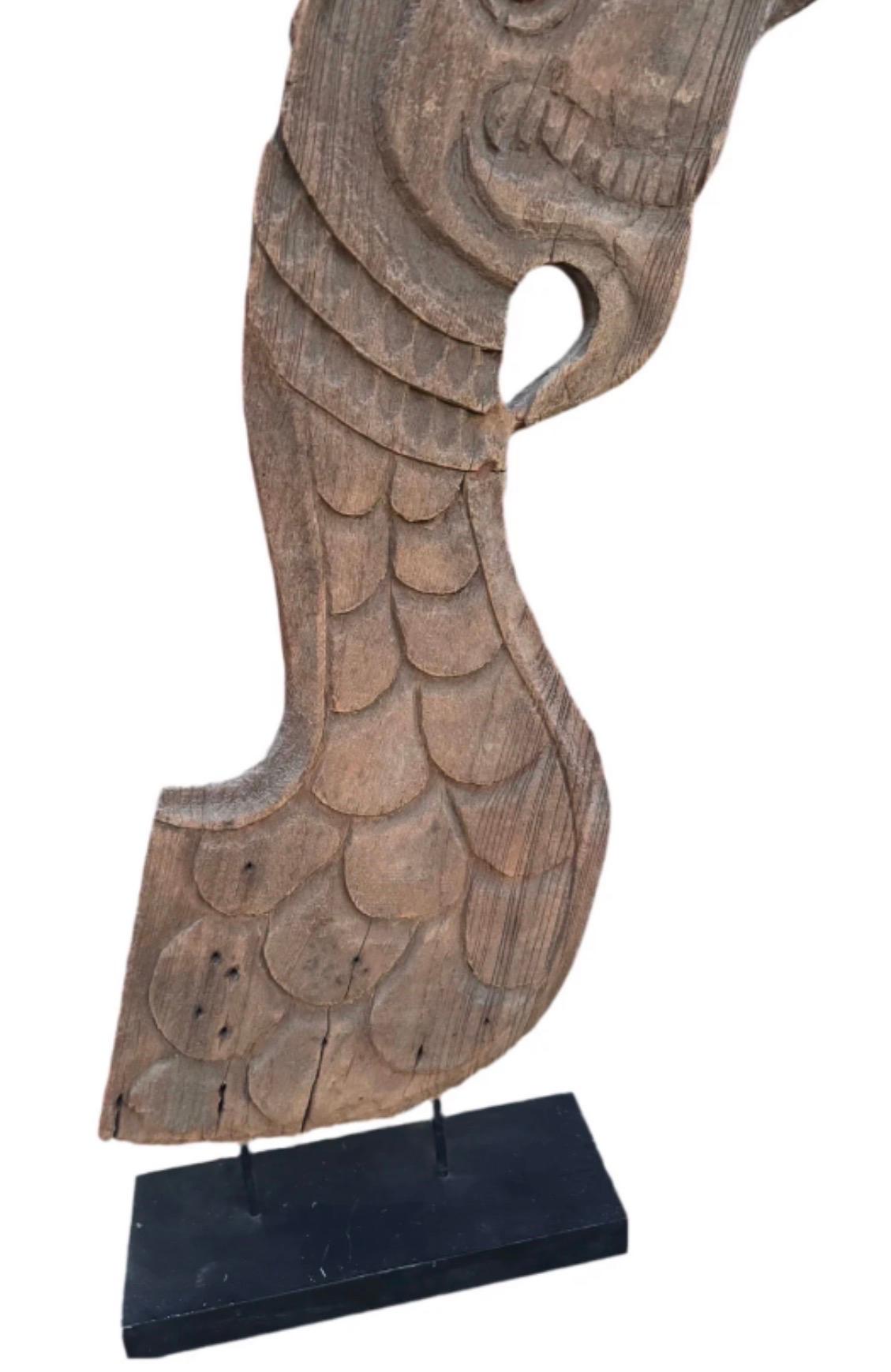 Teck Épi de faîtage de temple Naga thaïlandais du XIXe siècle en vente