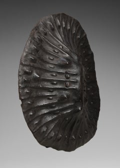 Scudo circolare in pelle nera spessa del XIX secolo del popolo Arrusi, Etiopia, Africa, 27"