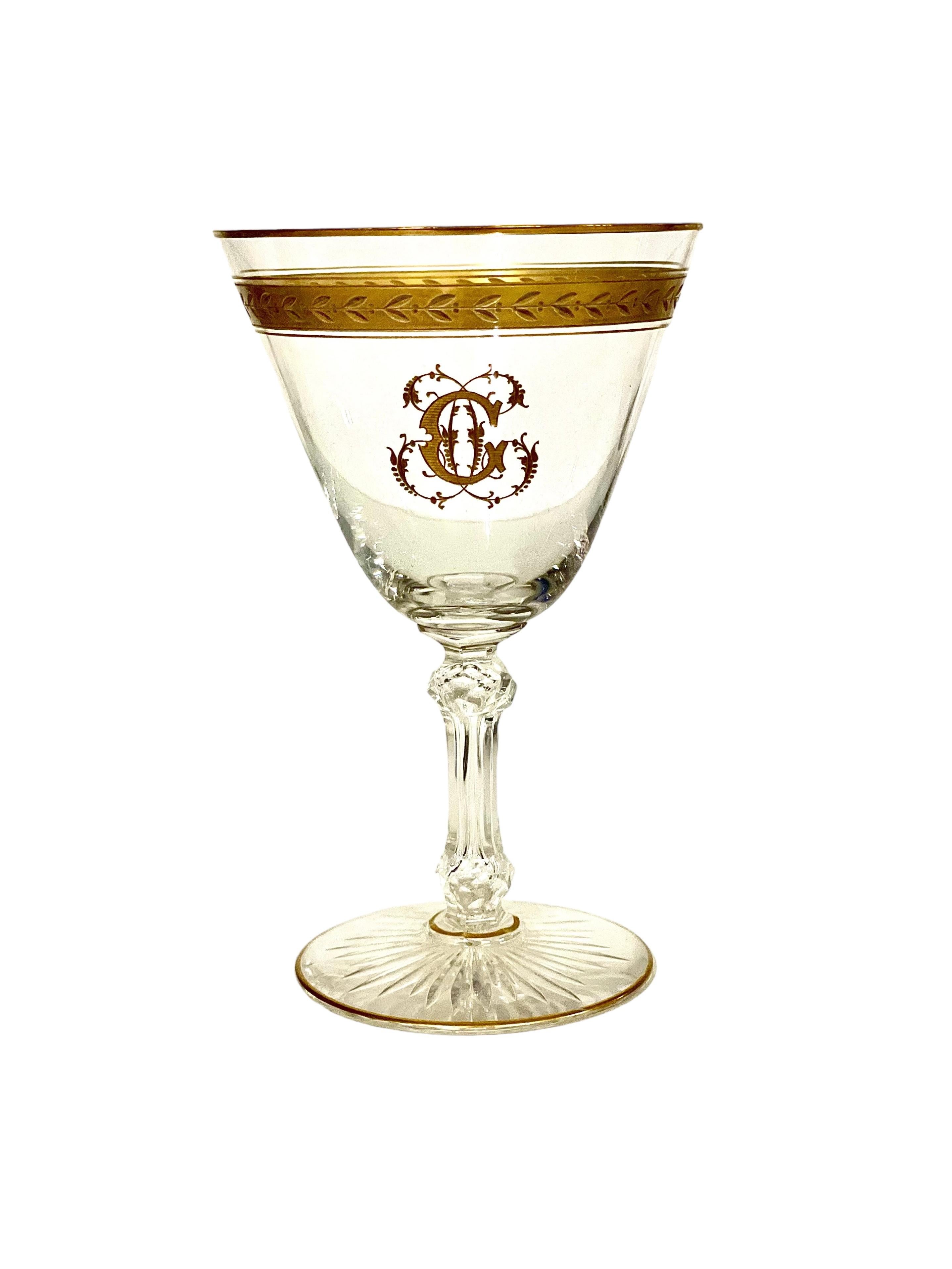 Siglo XIX Trece copas de cristal dorado estilo Saint Louis Francés en venta