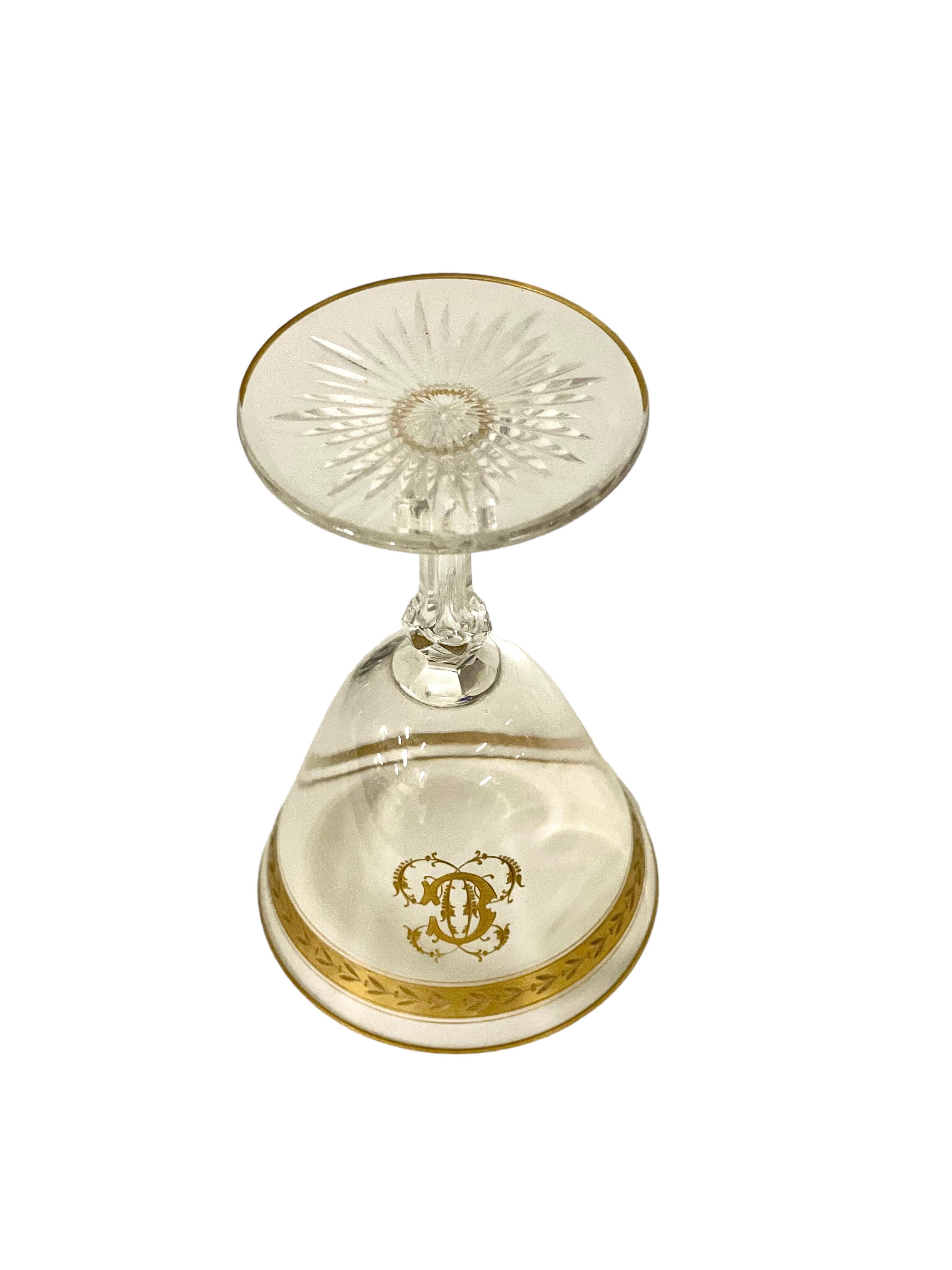 Siglo XIX Trece copas de cristal dorado estilo Saint Louis siglo XIX en venta