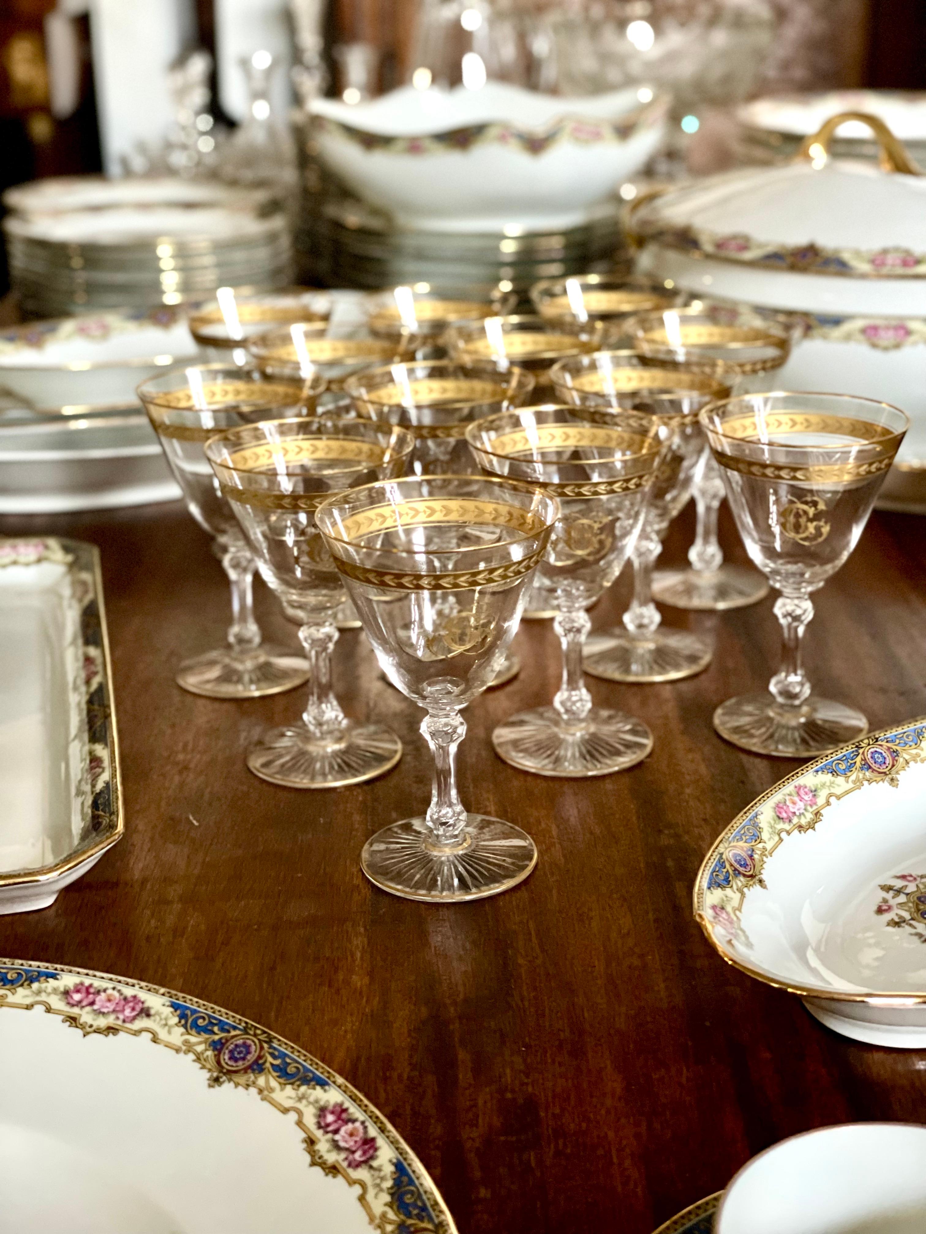 Siglo XIX Trece copas de cristal dorado estilo Saint Louis en venta 2