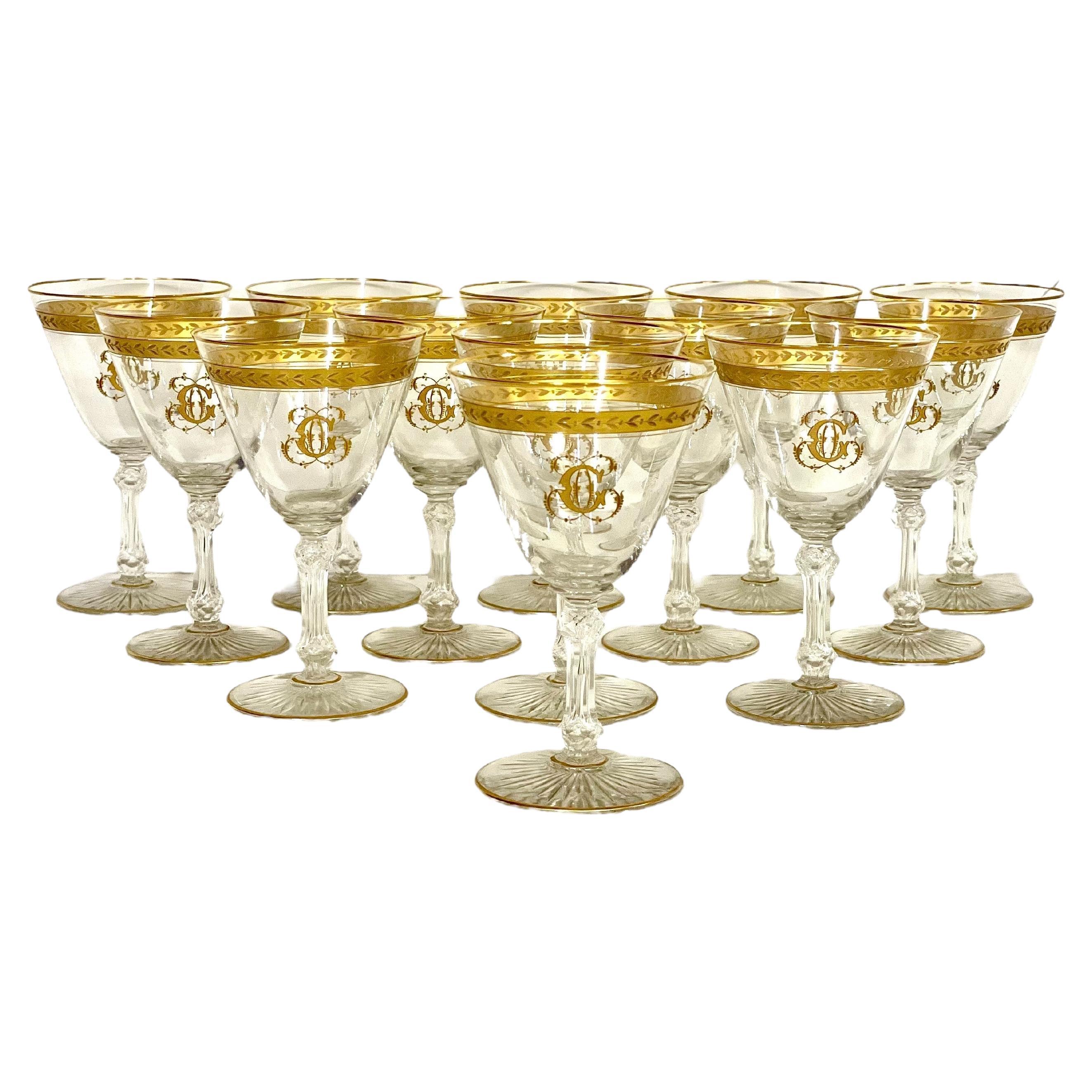 Siglo XIX Trece copas de cristal dorado estilo Saint Louis en venta