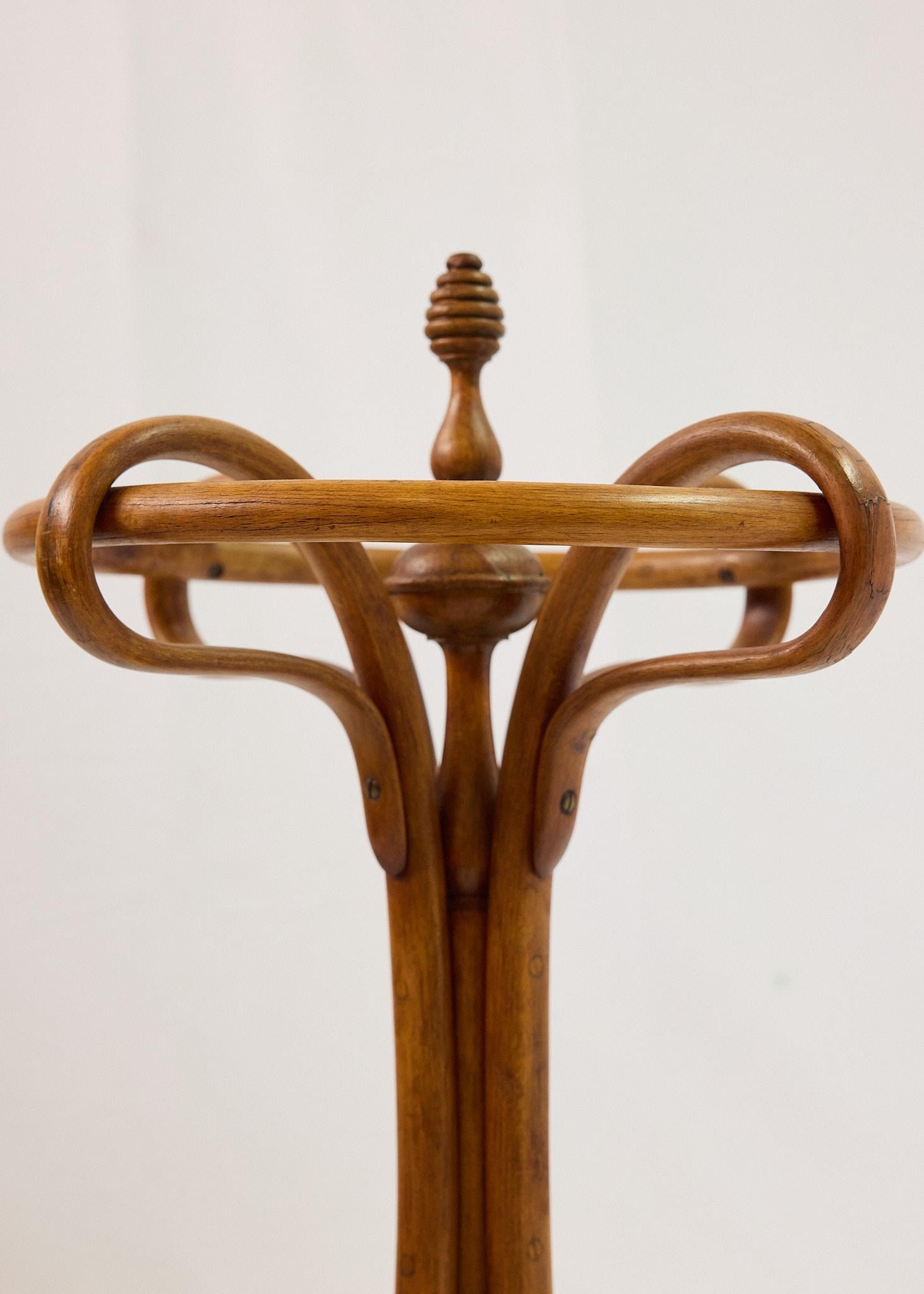 Portaombrelli in legno curvato Thonet del XIX secolo, Vienna in vendita 8