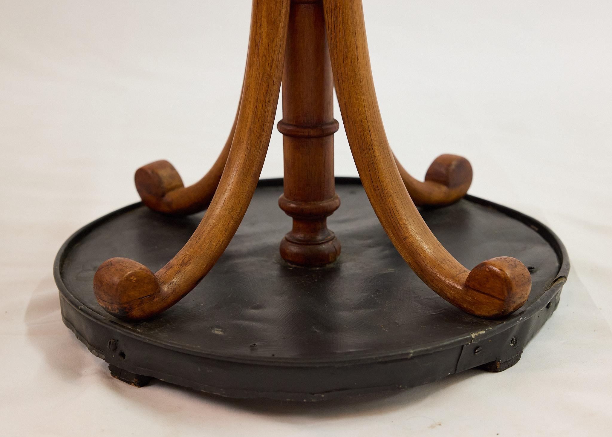 Portaombrelli in legno curvato Thonet del XIX secolo, Vienna in vendita 9