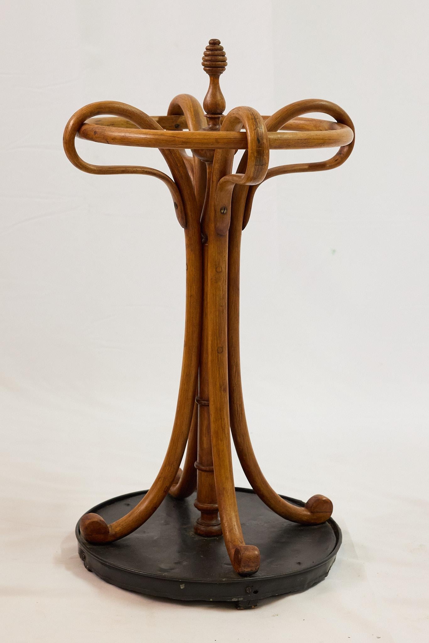 Portaombrelli in legno curvato Thonet del XIX secolo, Vienna in vendita 1
