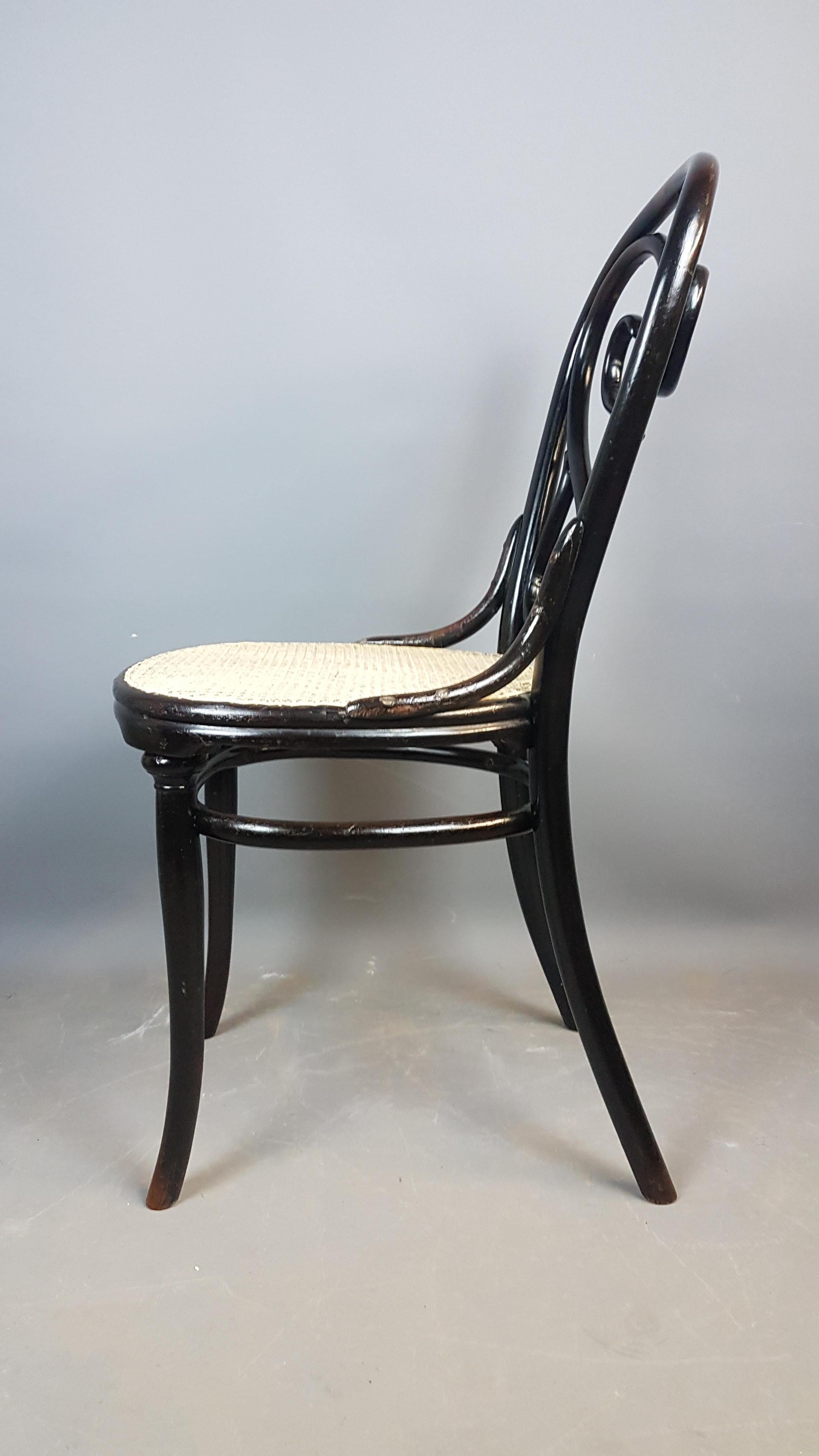 Patinated 19th Century Thonet No.4 Austrian Bentwood Cafe Daum Chair For Sale