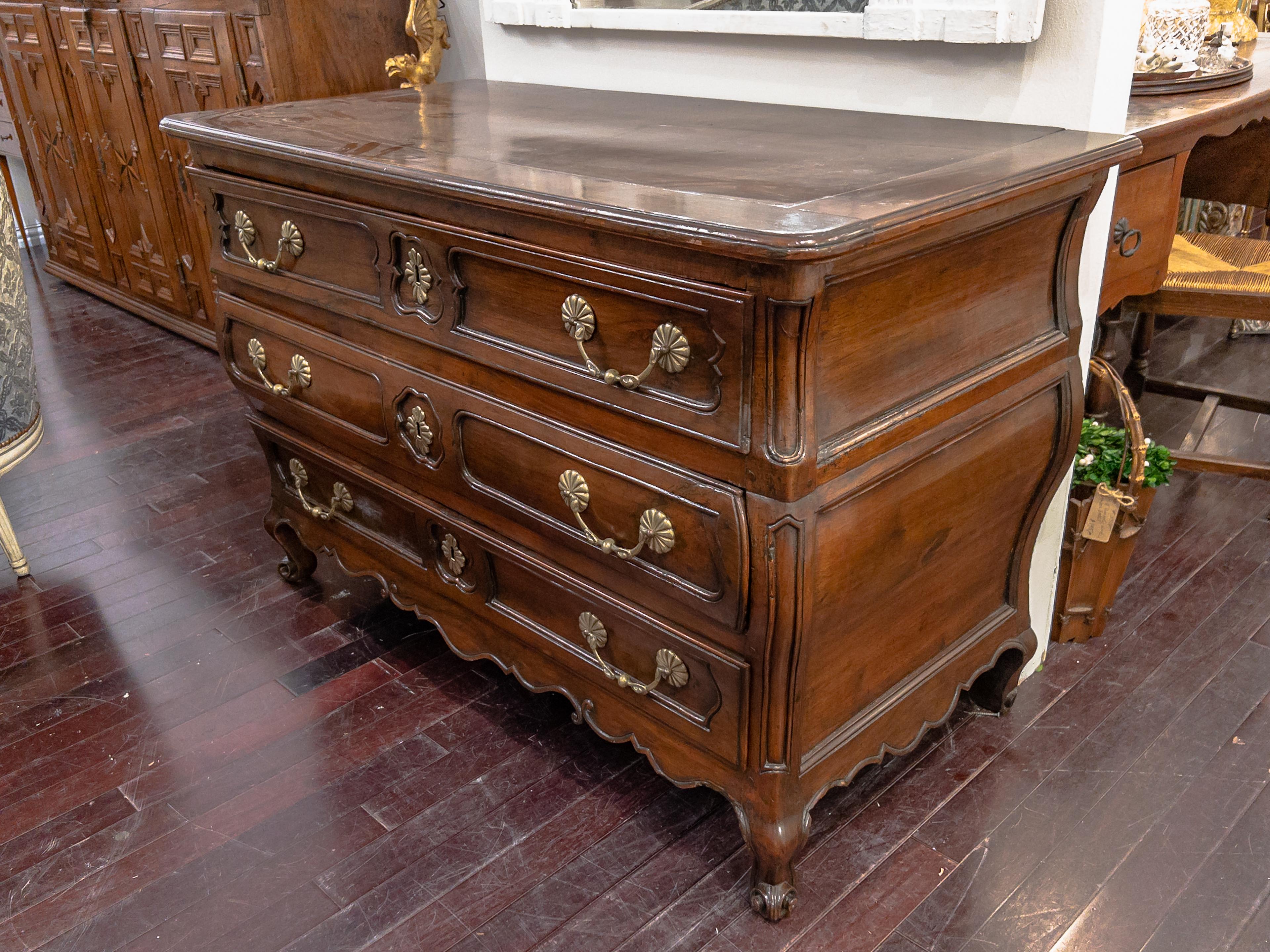 French 19th Century Three Drawer Provincial Commode For Sale