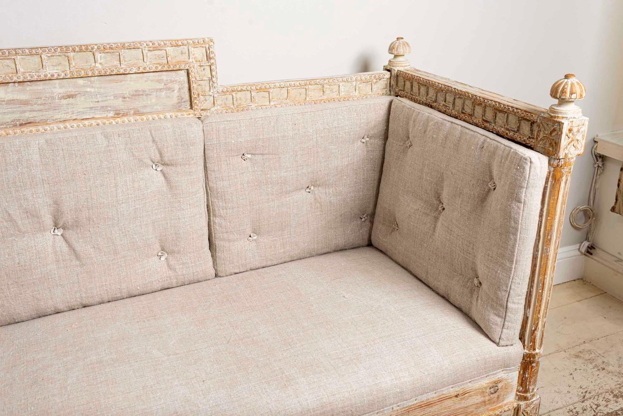 19th Century Three-Seat High Backed Painted Swedish Sofa, Decorative Detail 3