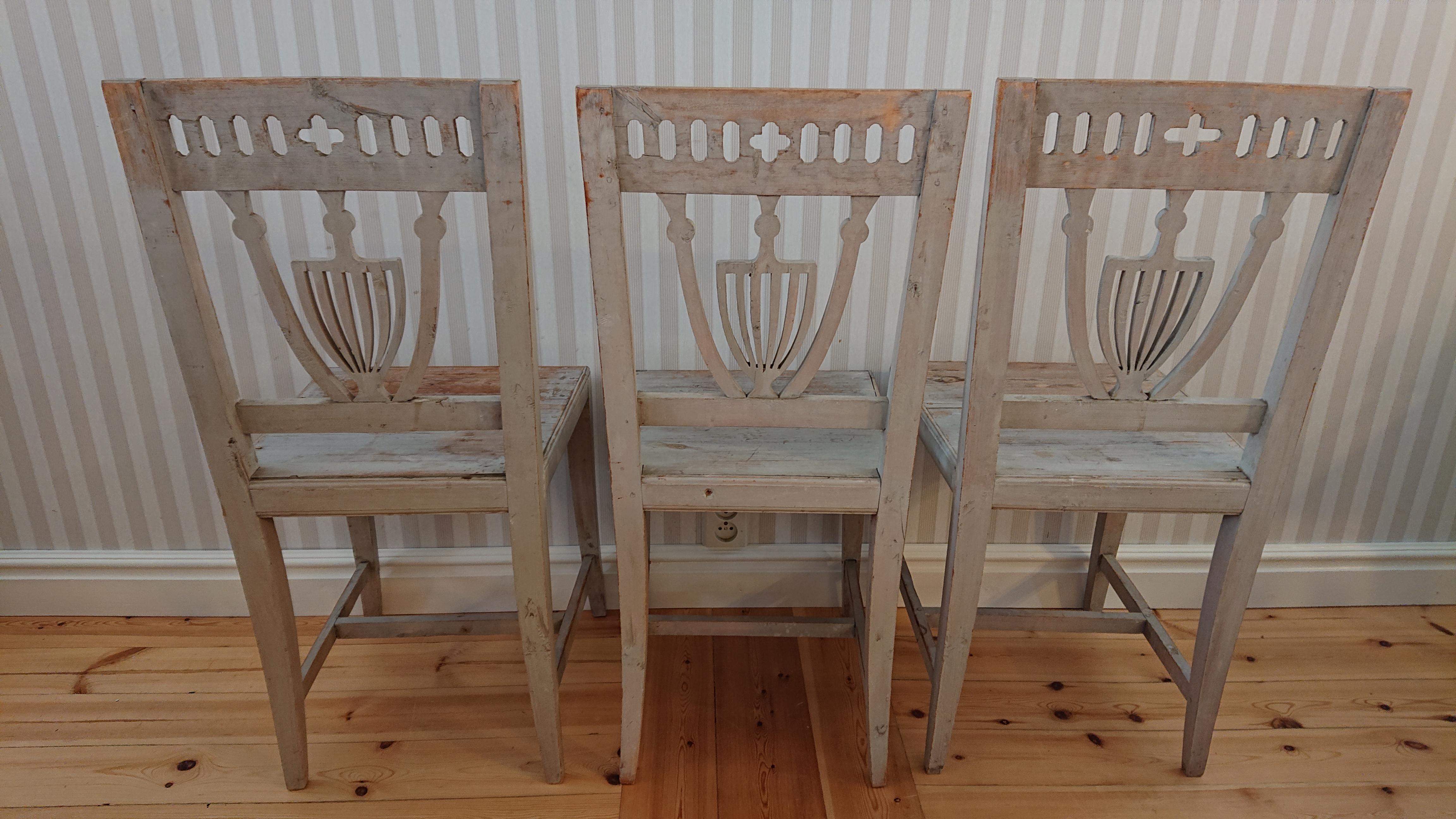 19th Century Three Swedish Gustavian Chairs with Untouched Originalpaint For Sale 5