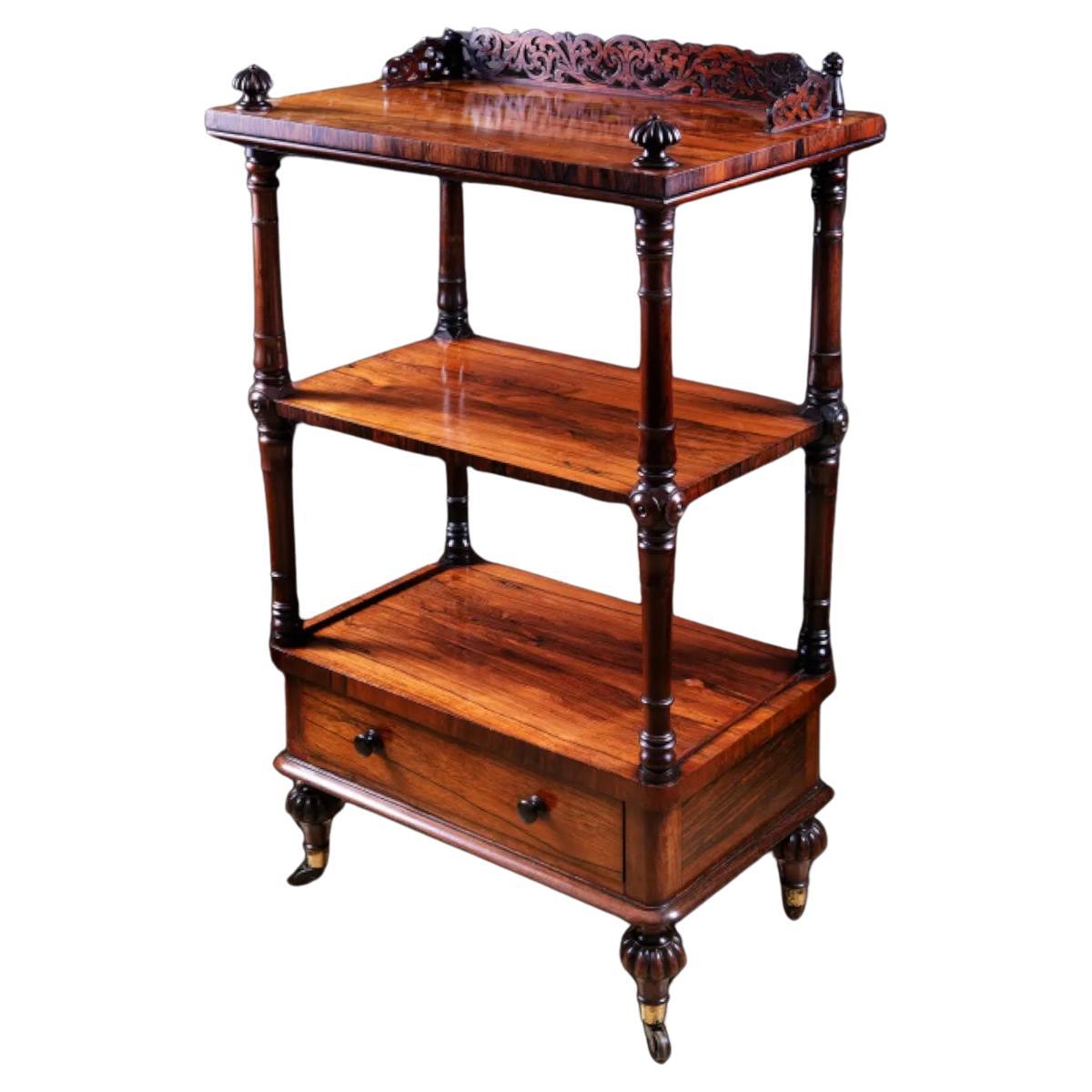 Dreistufiger Rosenholz Fretcut Whatnot Etagere aus dem 19. Jahrhundert