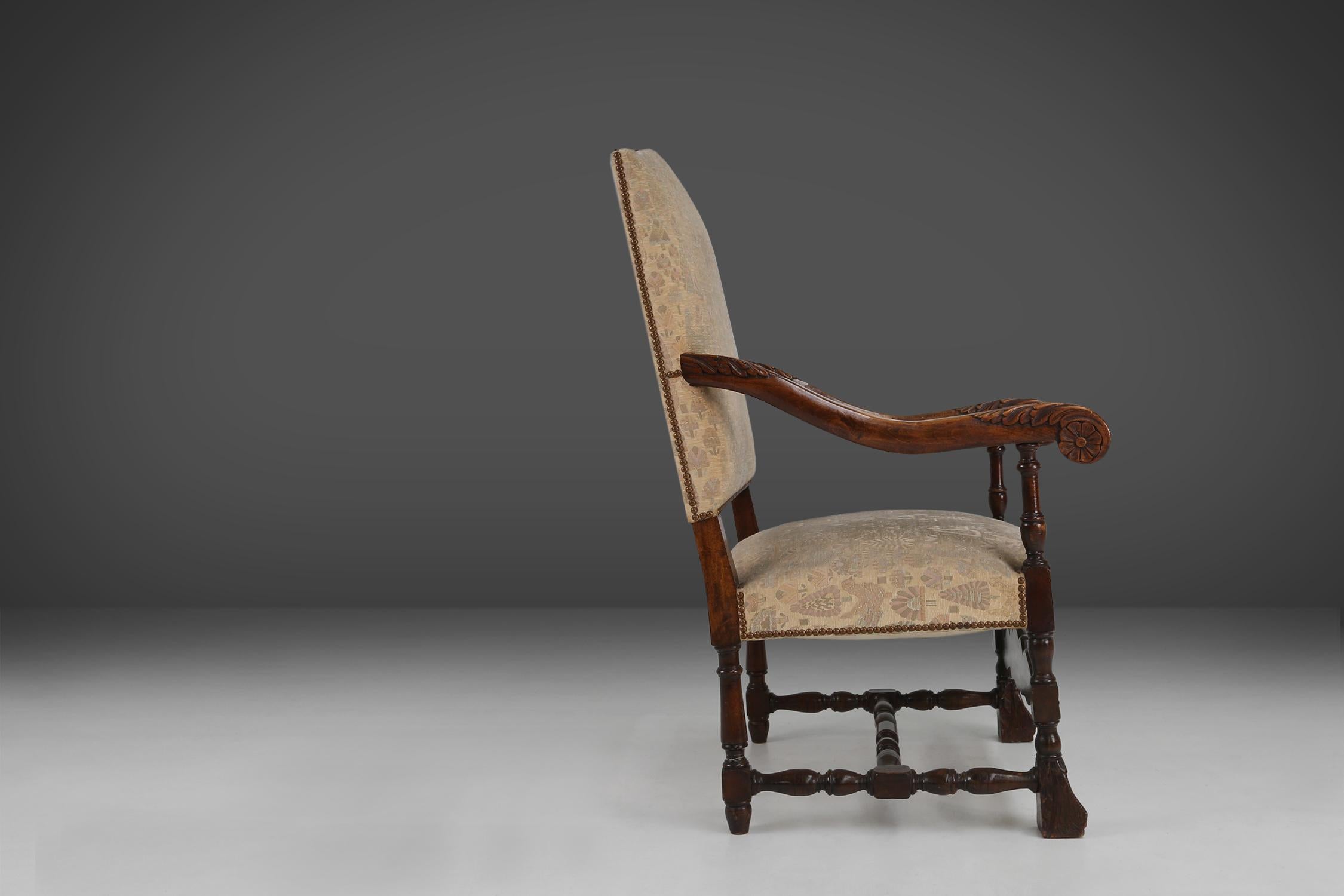 Renaissance Revival 19th century Throne Armchair in Renaissance Style For Sale